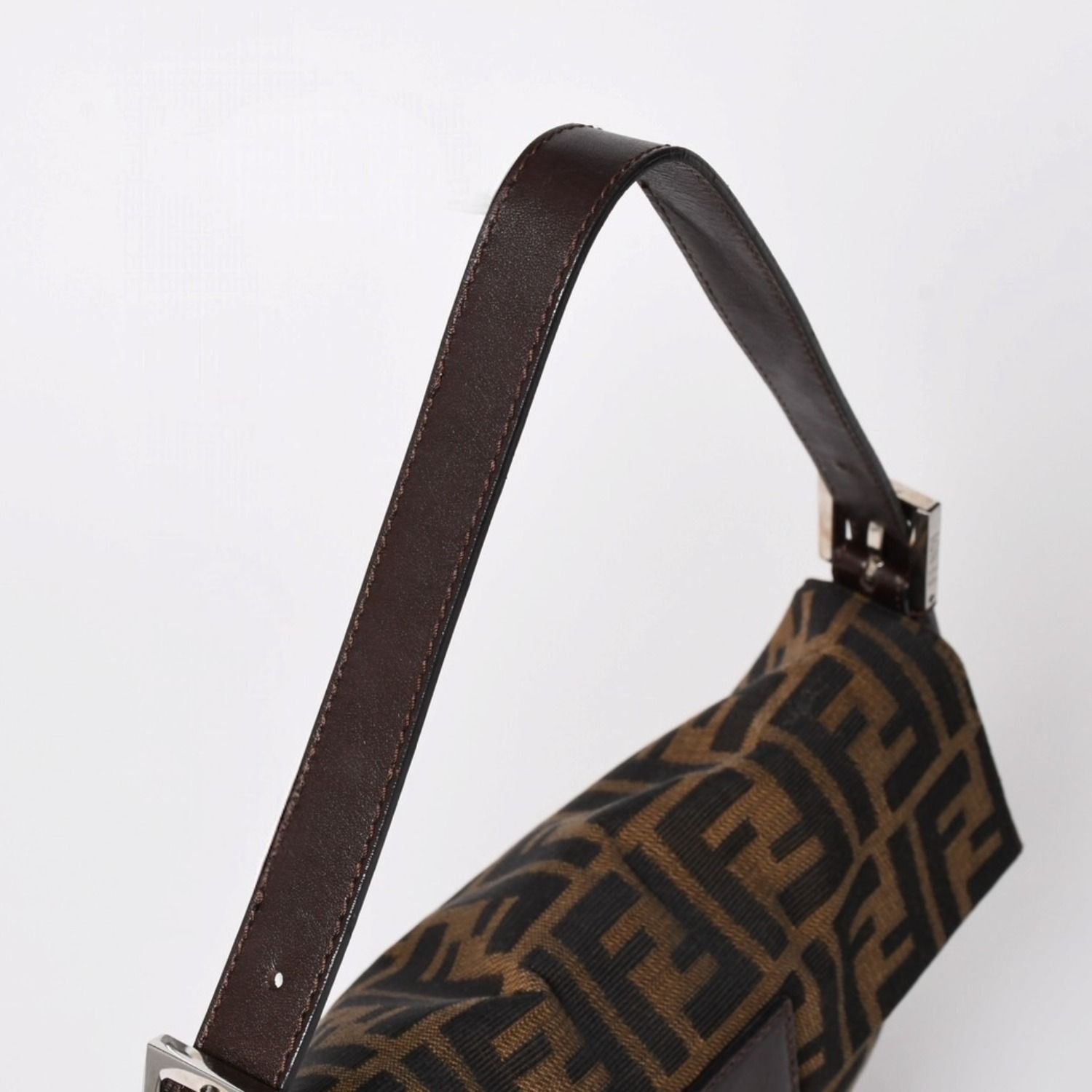 FENDI フェンディ マンマバケット ワンショルダーバッグ 26424