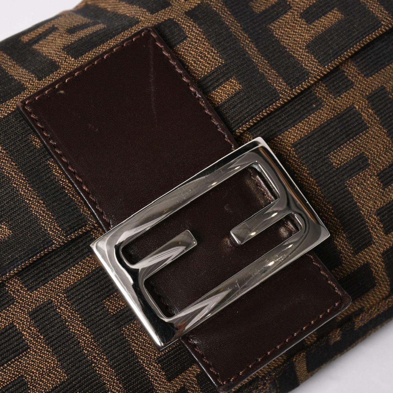 FENDI フェンディ マンマバケット ワンショルダーバッグ 26424