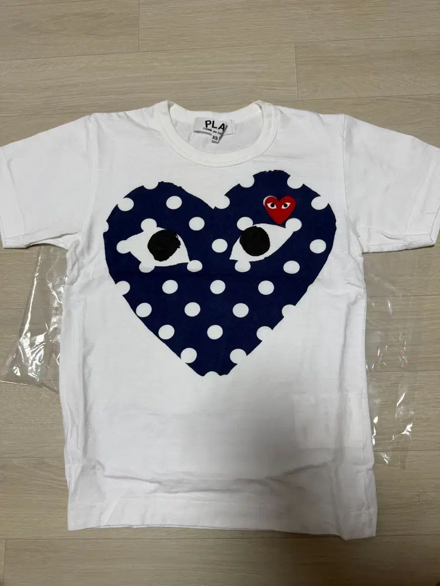 XS PLAY 꼼데가르송 ポルカ ドット BIG ハート 半袖 Tシャツ 白