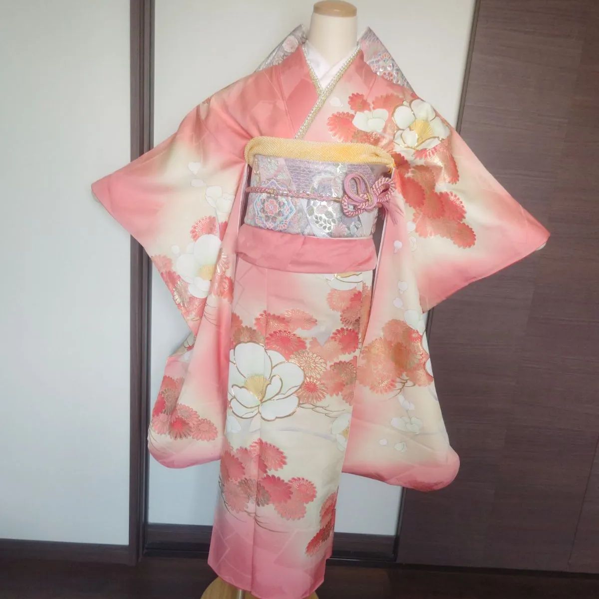 豪華振袖 5点 セット 駒刺繍 ピンク 白 黄色 枝花文 地紋お越し 金彩