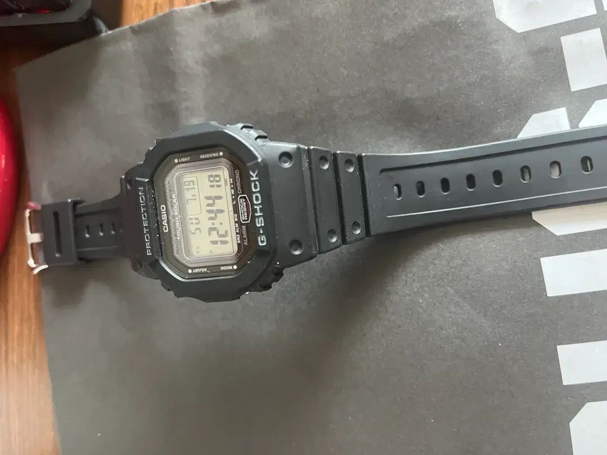 G-SHOCK GW-5000U と WORLD TIME