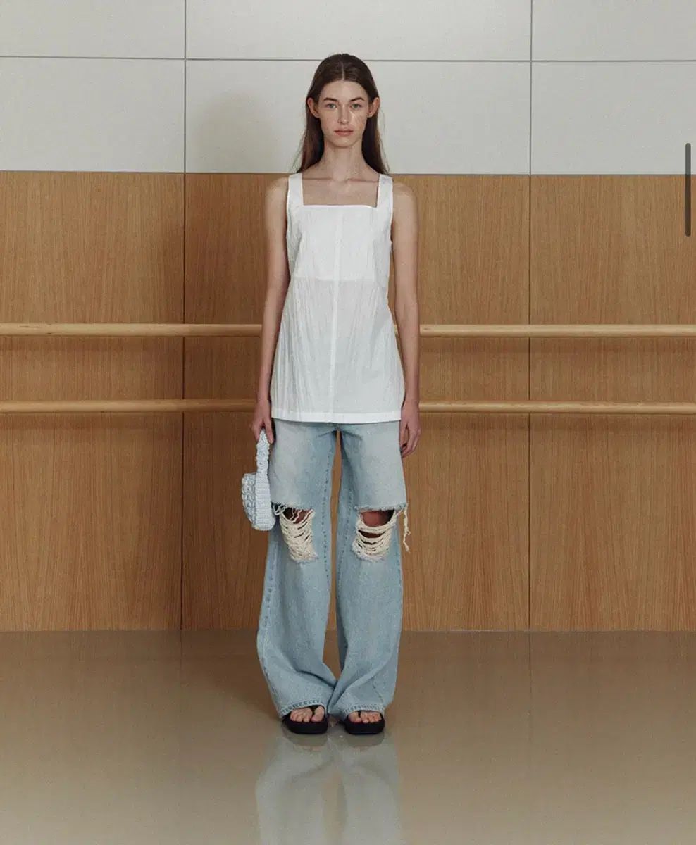 르 pleat back opened blouse (white)