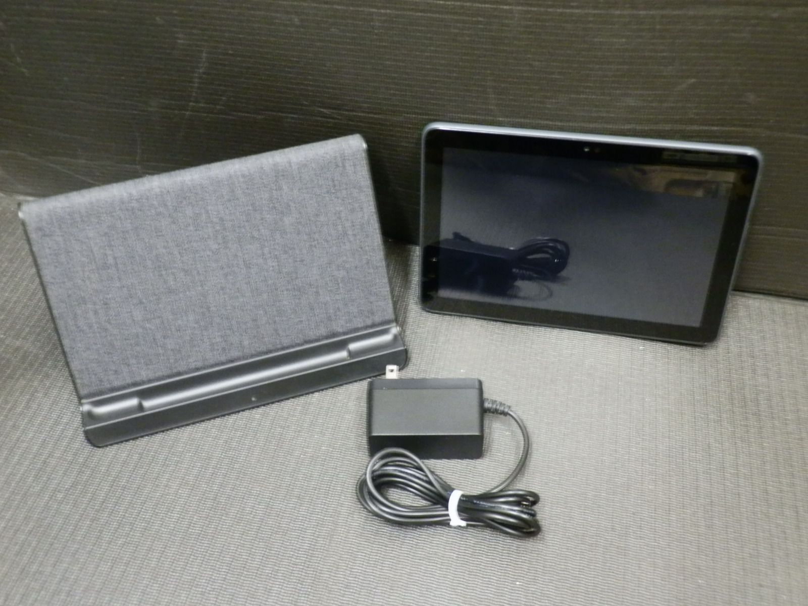 中古品 Amazon Fire HD 8 Plus 第10世代 32GB K72LL3 ワイヤレス充電