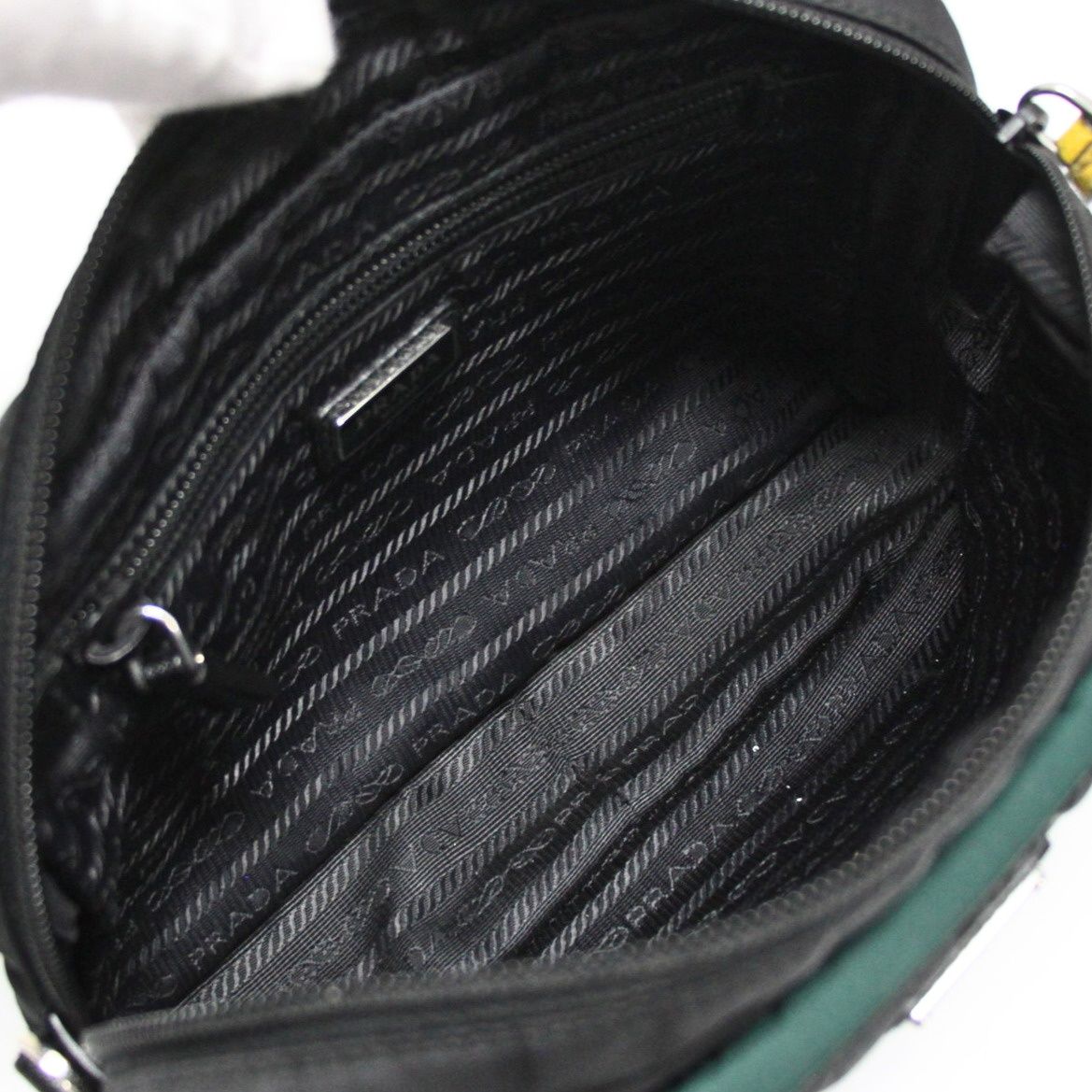 プラダ PRADA 三角ロゴ カモフラージュ柄 ポーチ ナイロン 黒系 2NE012