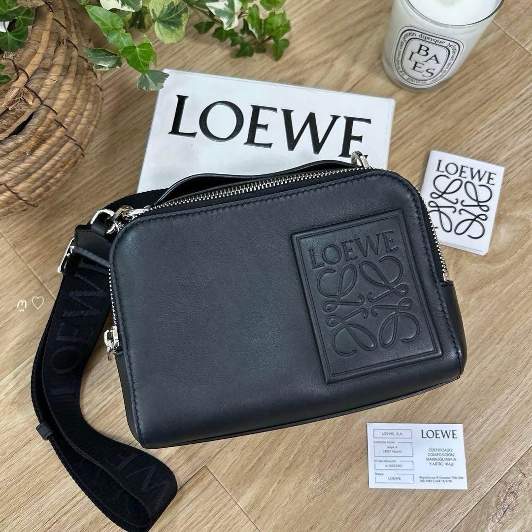 LOEWEロエベ　クロスボディカメラバッグミニ　斜めがけショルダーバッグ