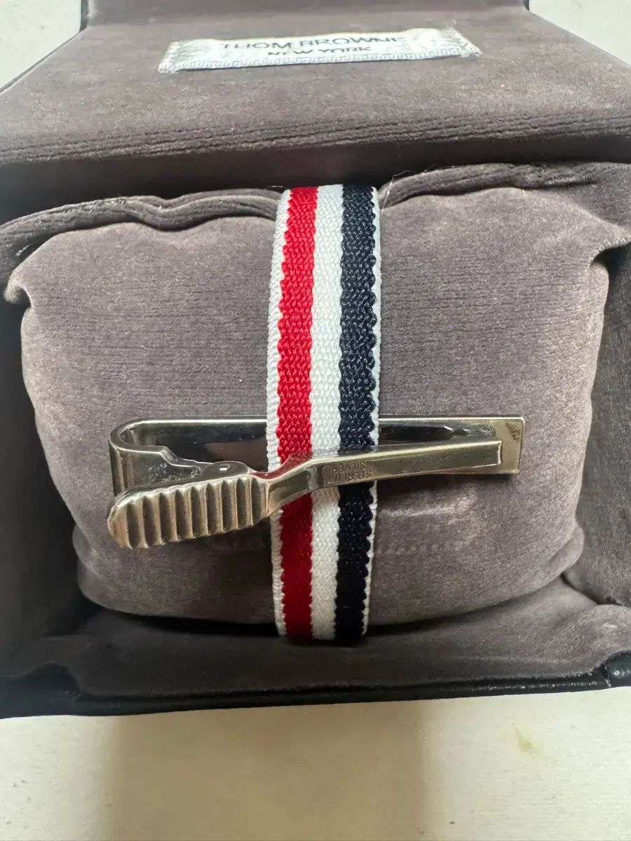 トム・ブラウン ネクタイピン 出品