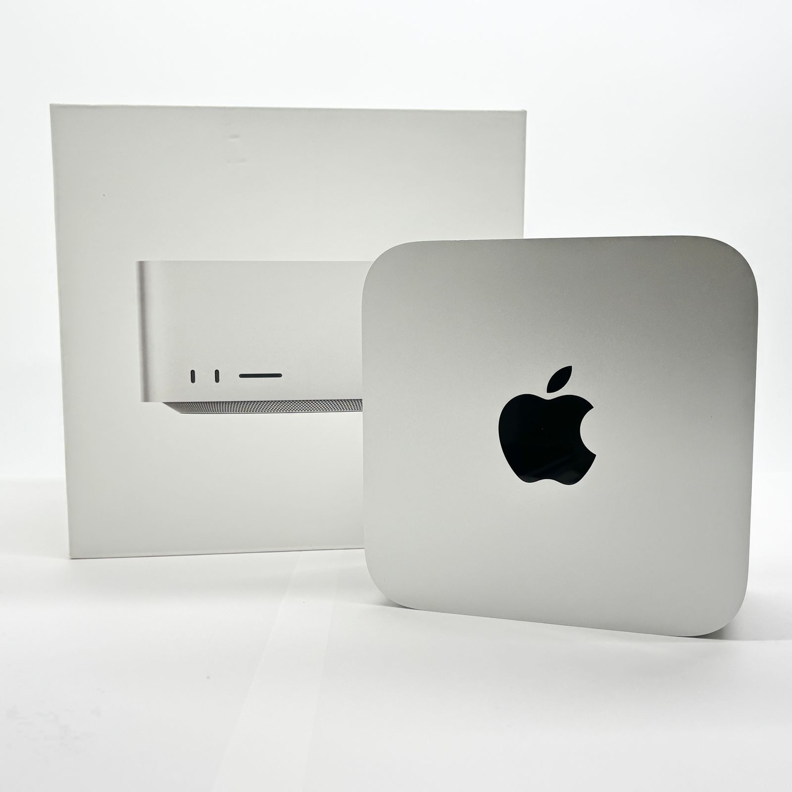 美品 Apple Mac Studio 2023 M2 Max 32GB SSD 512GB MQH73J/A【C8350-100】