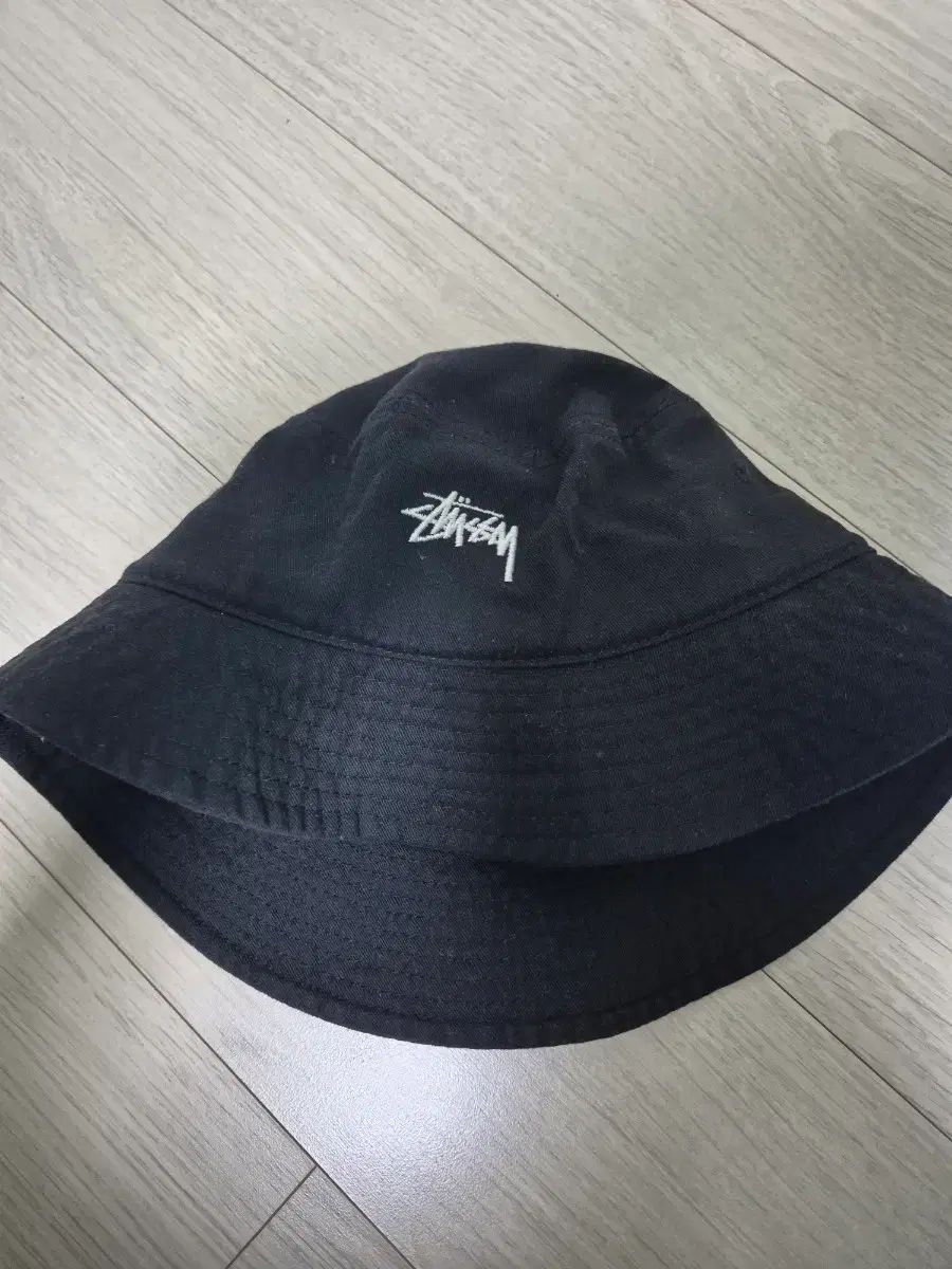 STU ブラック バケットハット S/M