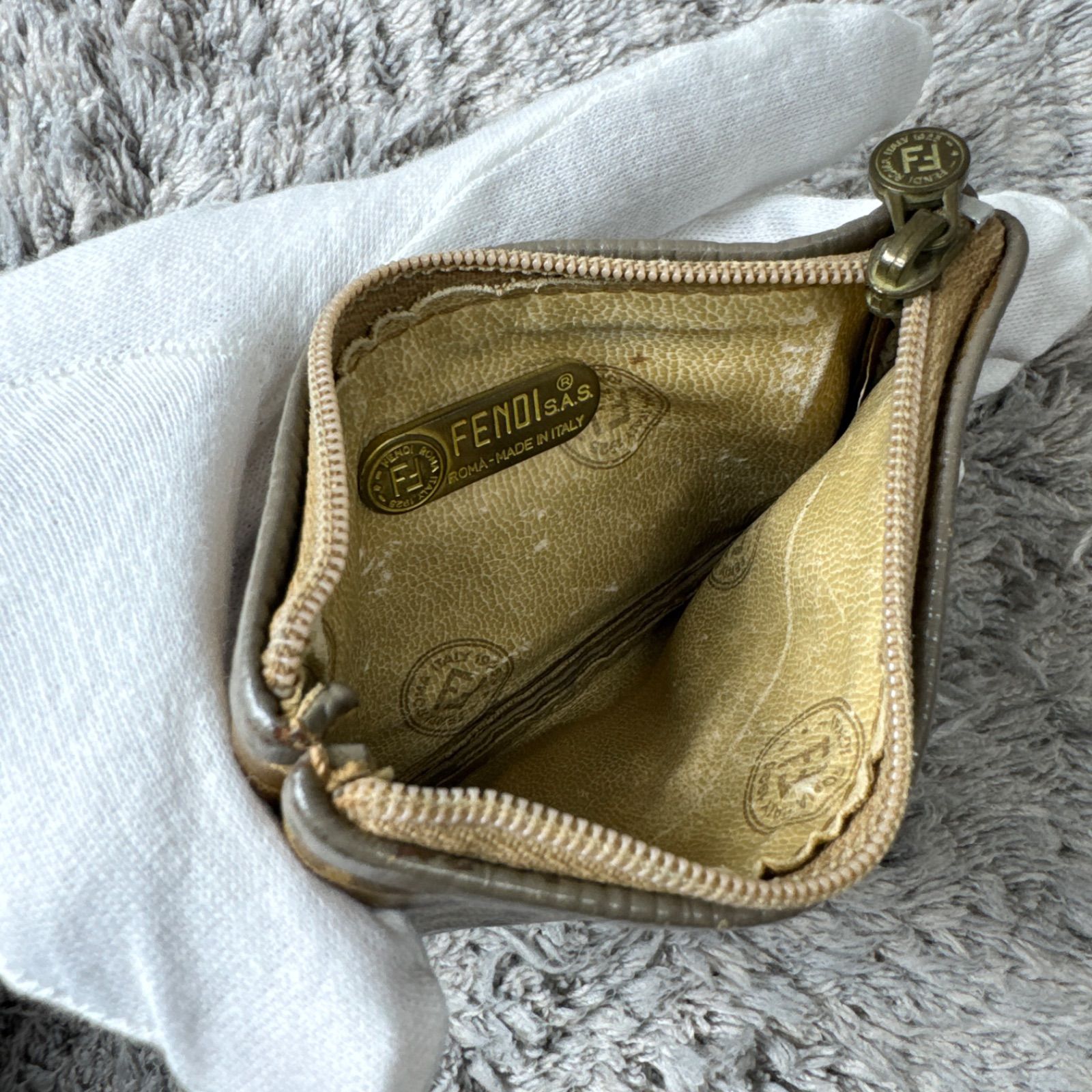 希少】FENDI フェンディ ズッカ柄 ミニポーチ コインケース 小銭入れ