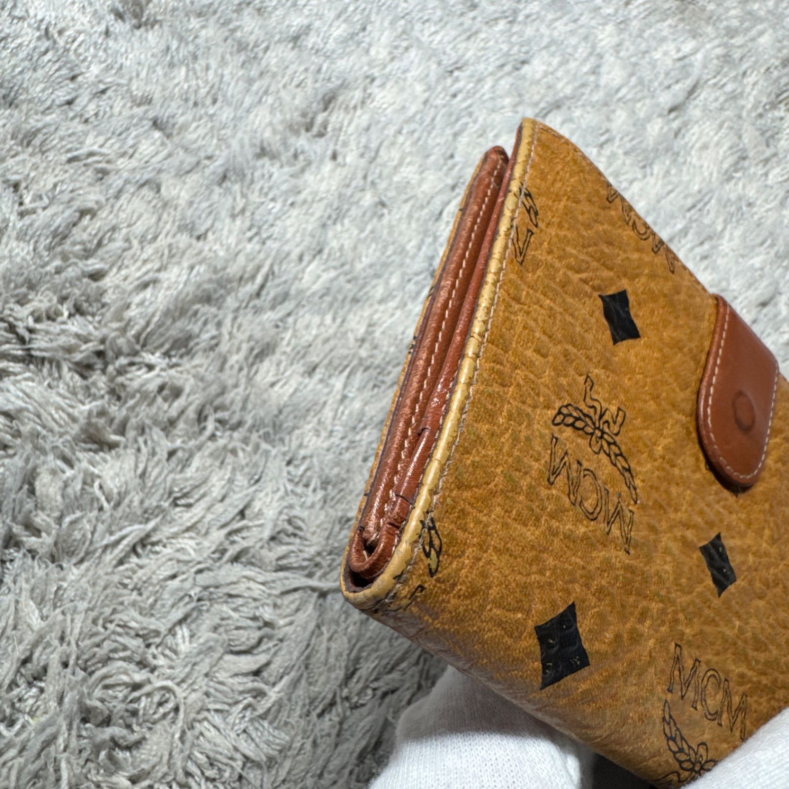 MCM エムシーエム ヴィセトス レザー 二つ折り財布 がま口 小銭入れ