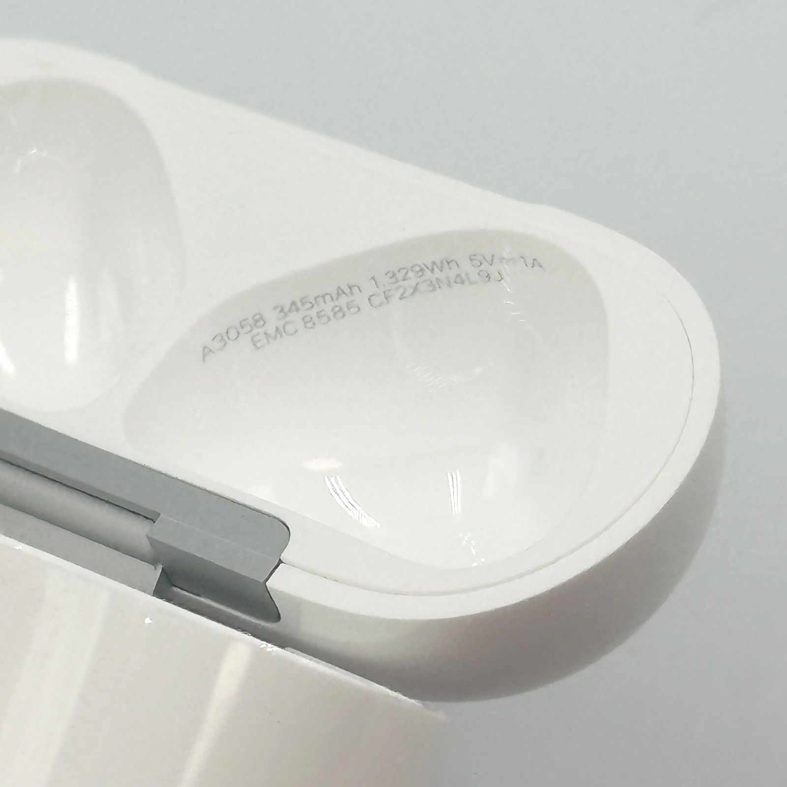 Apple AirPods 第4世代 充電ケースのみ A3058 正規品 ノイズキャンセル