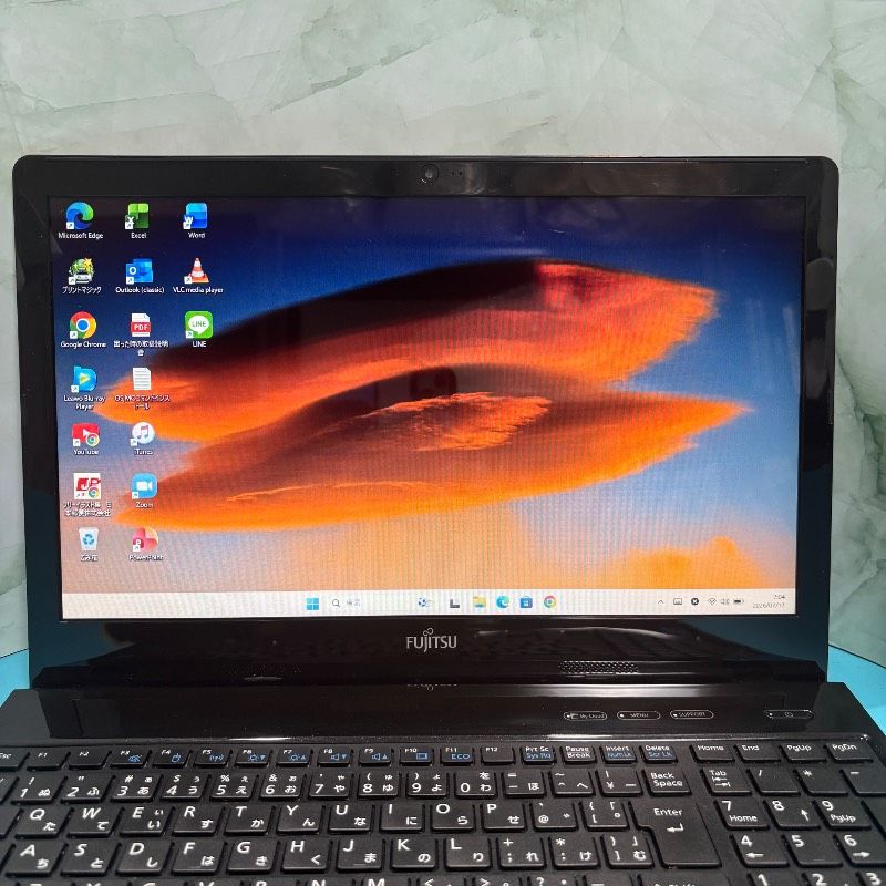 わ*こ様 i7搭載！　Windows11ノートパソコン✨オフィス付き✨富士通　爆 爆速Core i7✨富士通ノートPC✨Win11/Office付 - メルカリ