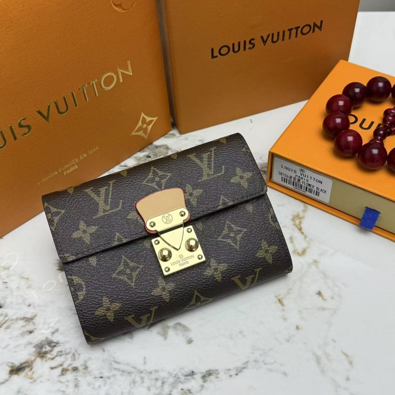 不動の人気 本日特価 LOUIS VUITTON 折り財布 ルイヴィトン 折り財布 小銭入れ