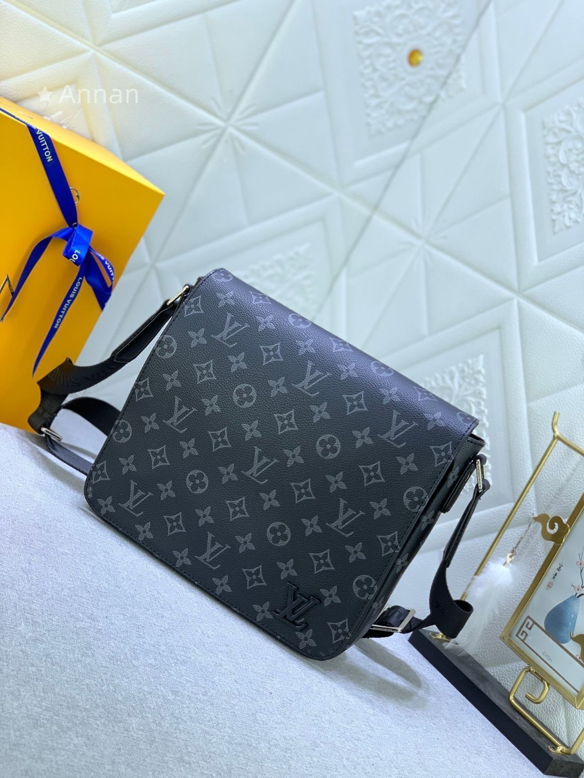 人気商品 ルイヴィトン LOUIS VUITTON ショルダーバッグ ディストリクト PM NV3 モノグラムエクリプス モノグラムエクリプス 黒 グレー M46255