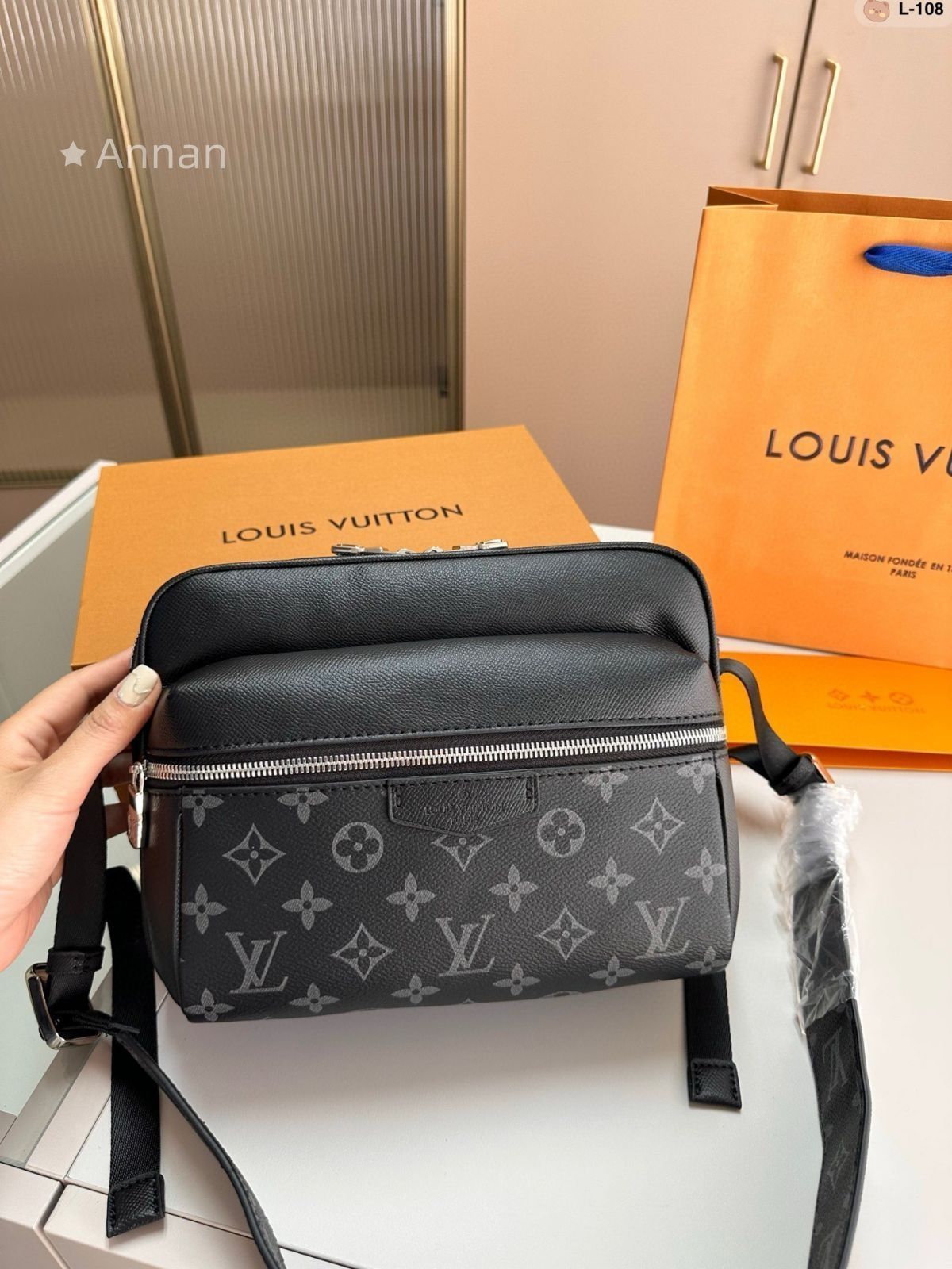 大人気の LOUIS VUITTON ルイヴィトン メンズ ショルダーバッグ 11,100円