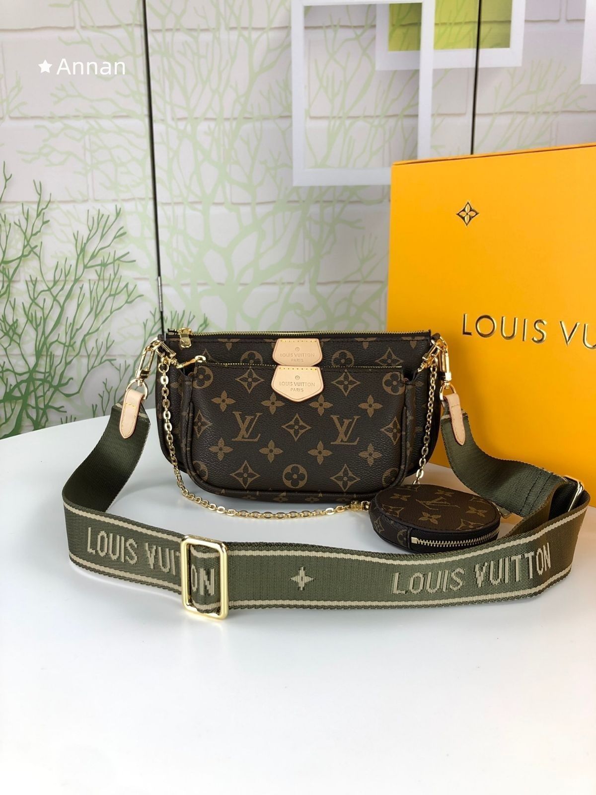 極美品 LOUIS VUITTON ルイ?ヴィトン ショルダーバッグ ミュルティ ポシェット アクセソワール M44813