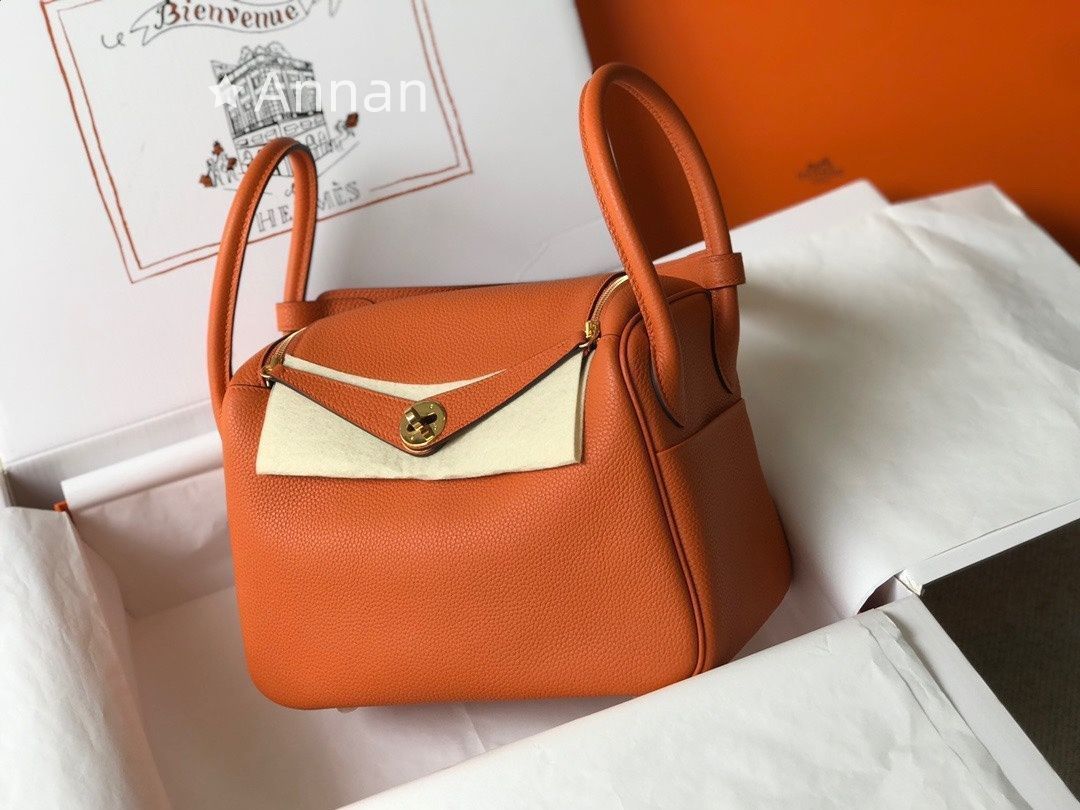 新品に近い 新型 ショルダーバッグ HERMES エルメス リンディ26
