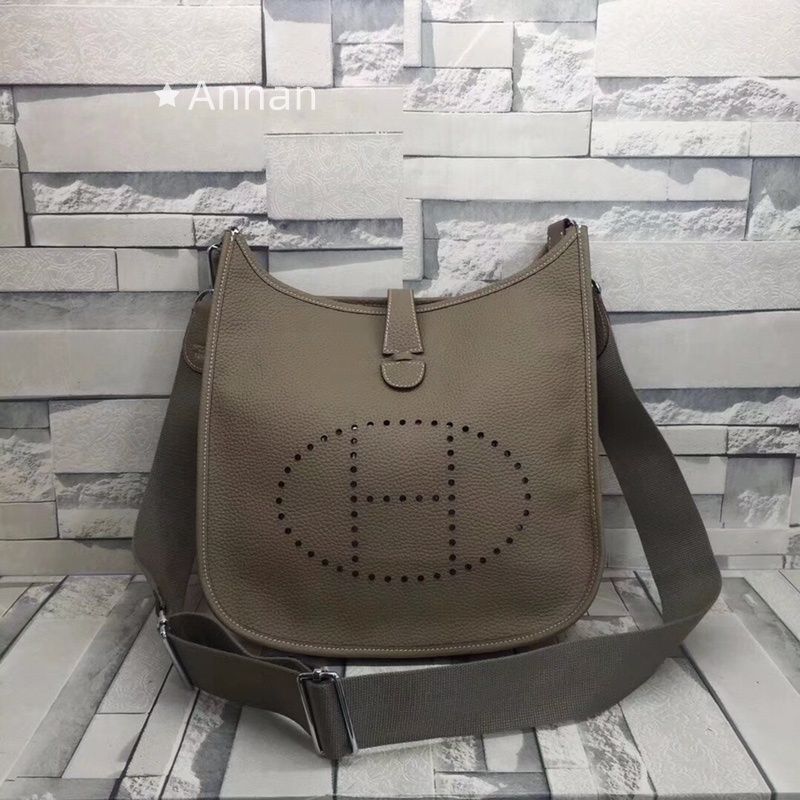 実用性 HERMES エルメス ショルダーバッグ エヴリン III PM 29