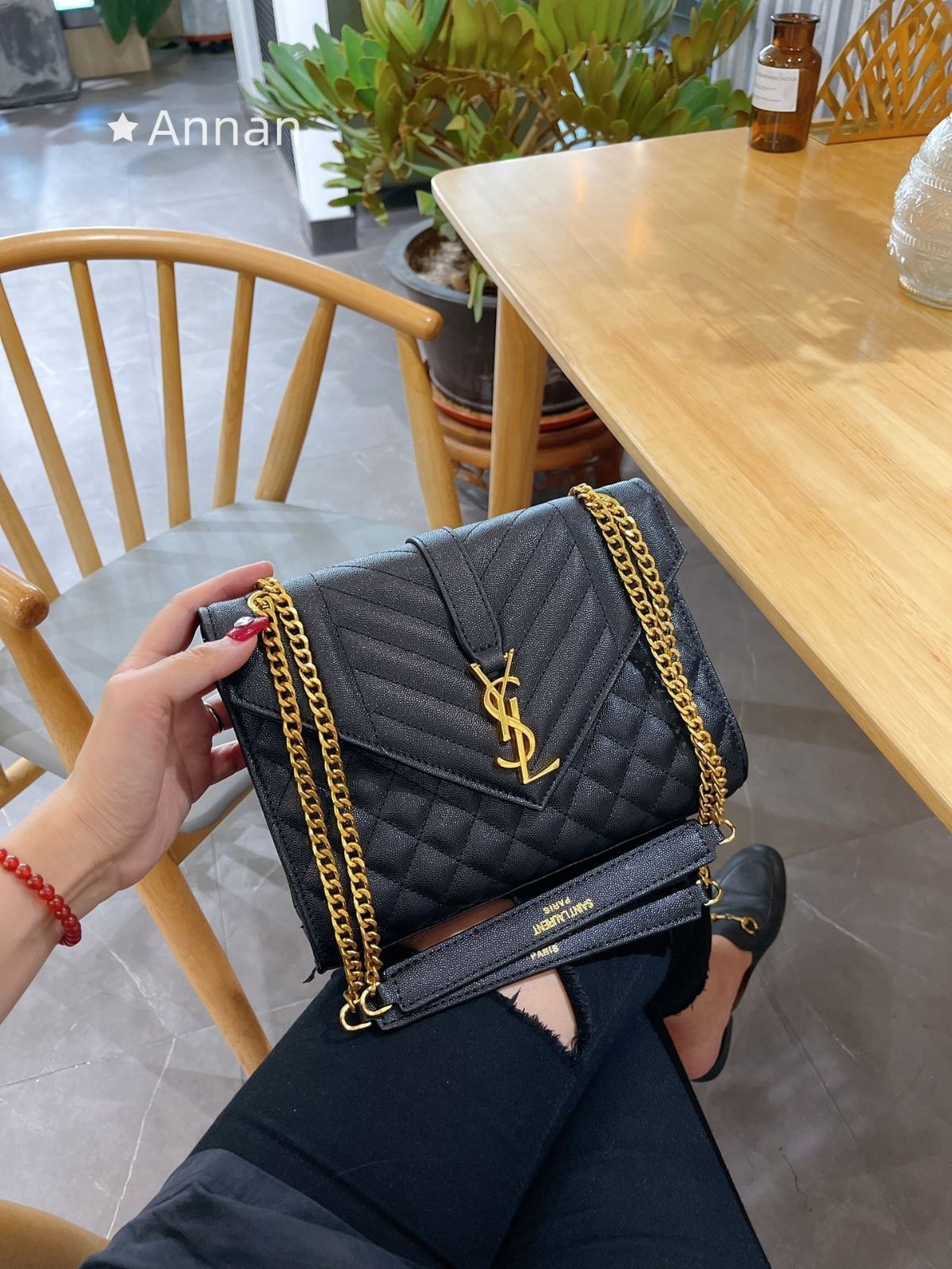 高級美品 状態良 超美品レディース YSL Yves Saint Laurent イヴサンローラン ショルダーバッグ