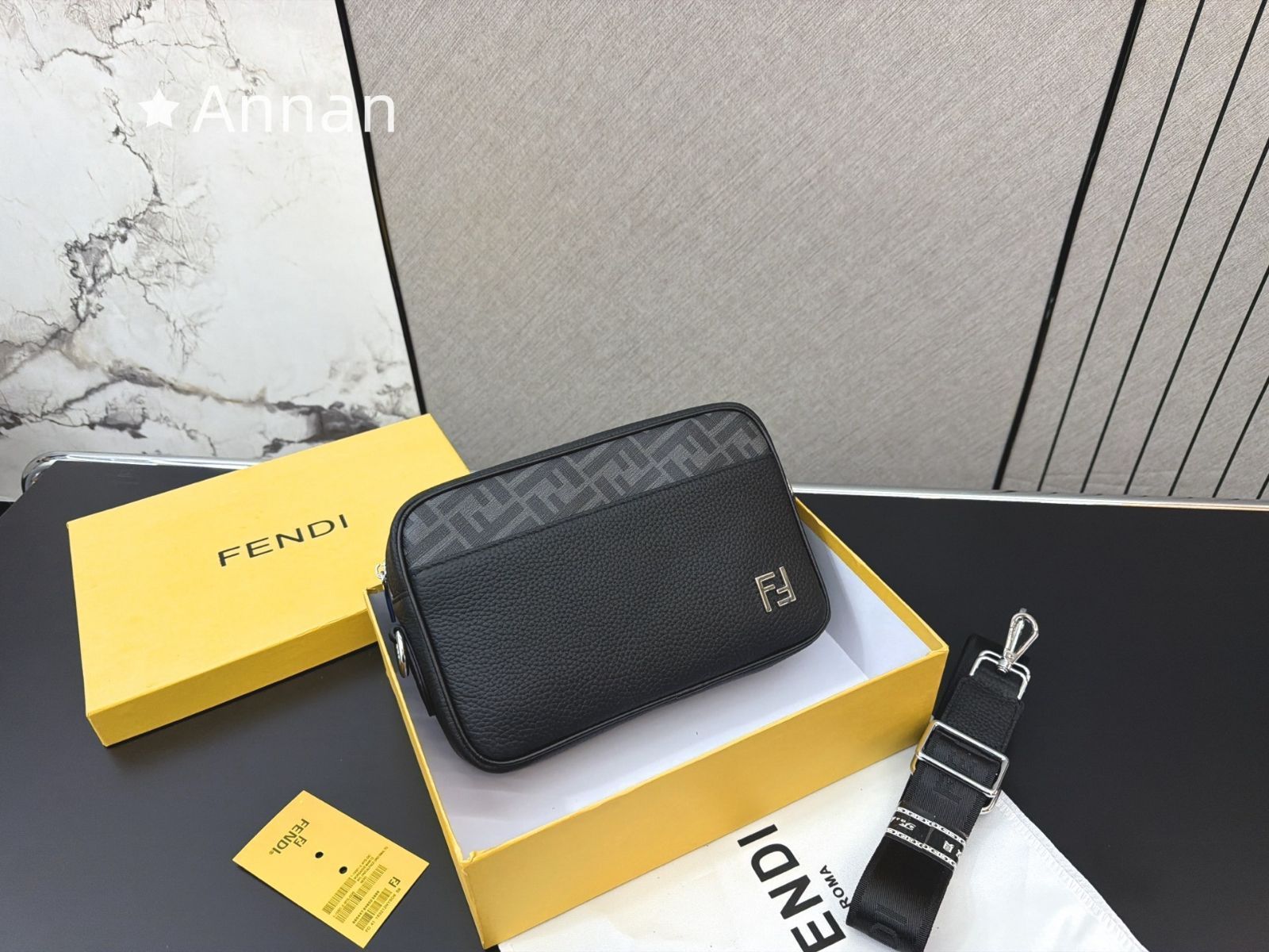 美品 本日特価 メンズ FENDI　フェンディ ショルダーバッグ