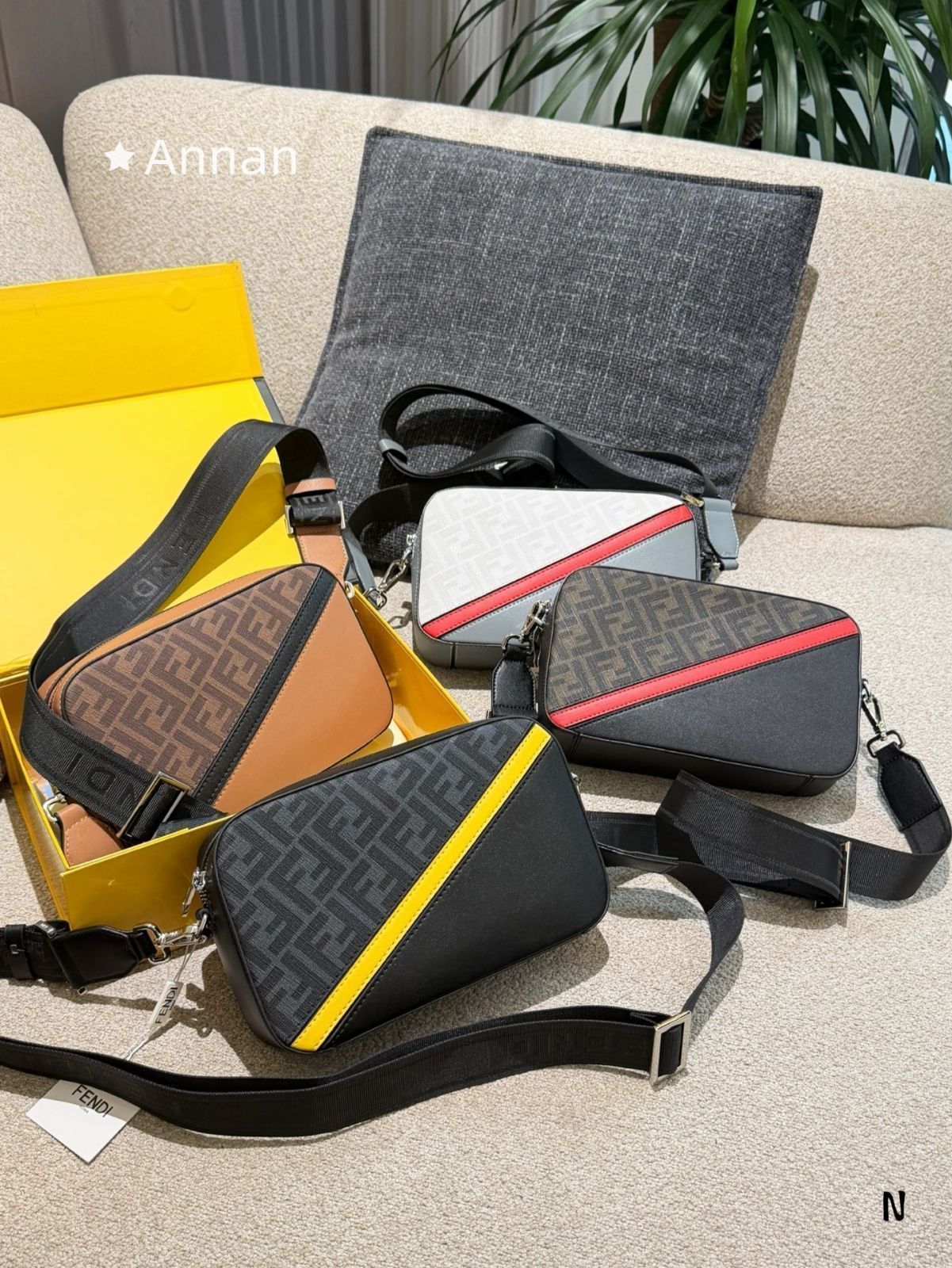 美品 期間限定☆ メンズ FENDI　フェンディ ショルダーバッグ