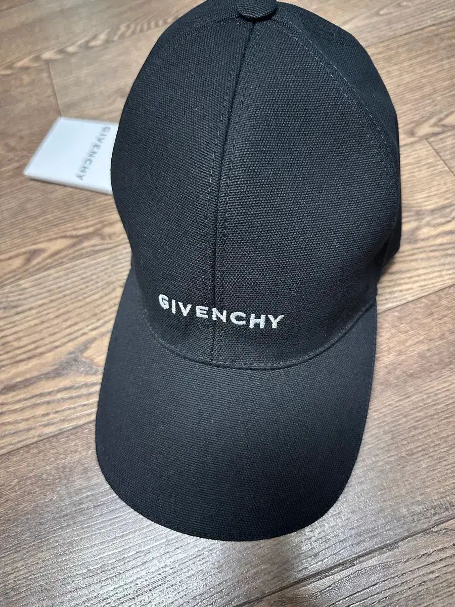 Givenchy ジバンシィ ベースボールキャップ ブラック - メルカリ