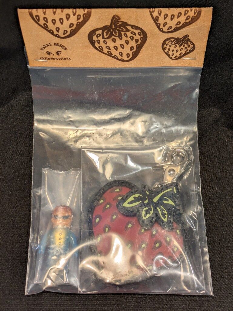 ゴッコ堂 anarchic/insane マゴ気合田くん円盤ソーサー キーホルダーセット