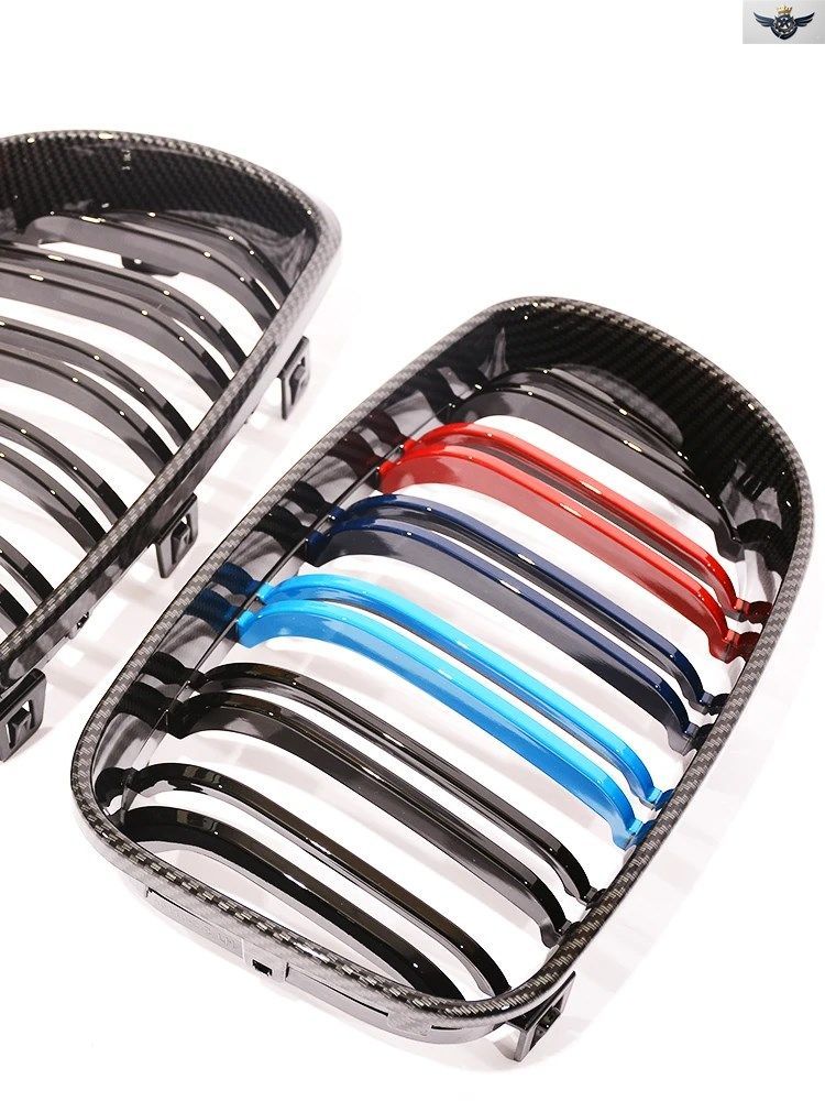 カーボンファイバー調フロントバンパーキドニーグリル BMW 1シリーズグリル E81 E87 E82 E88 120I 128I 130I 135I ダブルライン