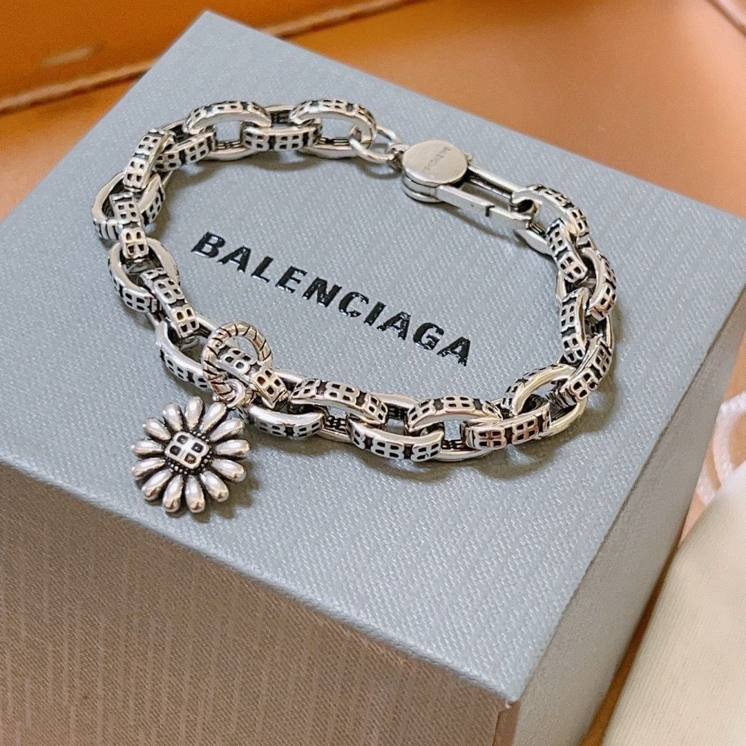 未使用に近い 美品★ 美品美品新品 BALENCIAGA バレンシアガ ブレスレット バングル リストバンド メンズ 結婚式 卒業式 清楚 イベント 入学式