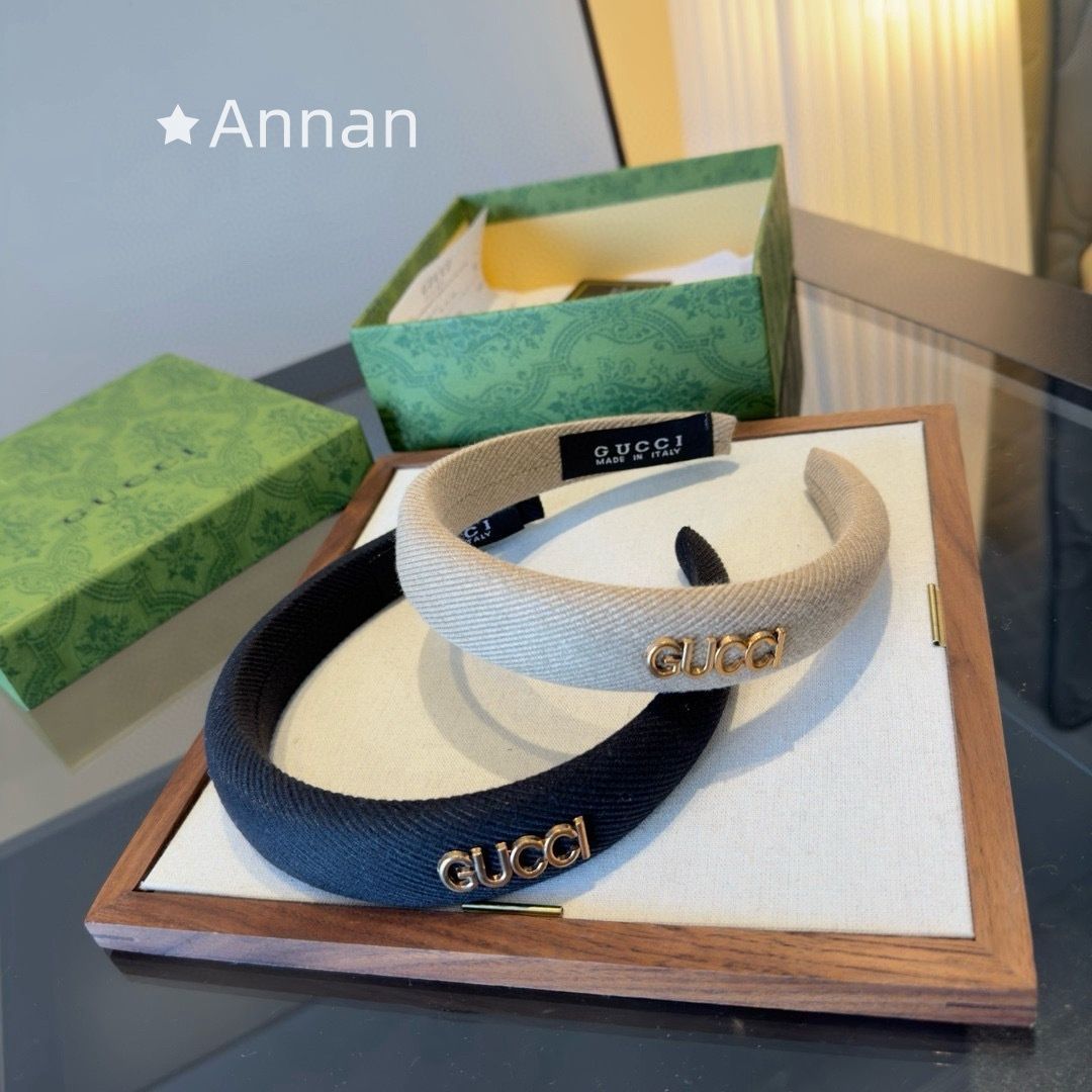 GUCCI 髪留め ヘアピンと箱 超極SSS美品 良品新品 GUCCI グッチ ヘアピン ヘアクリップ バレッタ