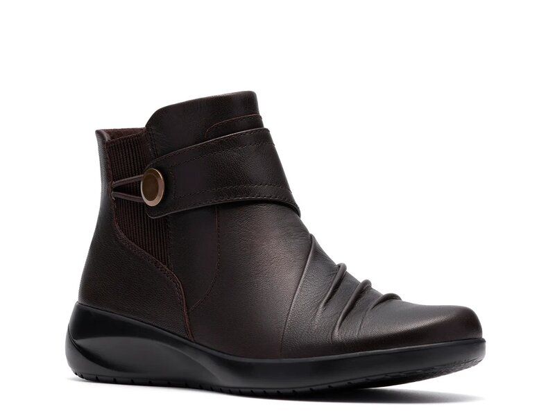 クラークス レディース シューズ ブーツ・レインブーツ Clarks Kaetlyn Sara Bootie Chocolate Leather チョコレート