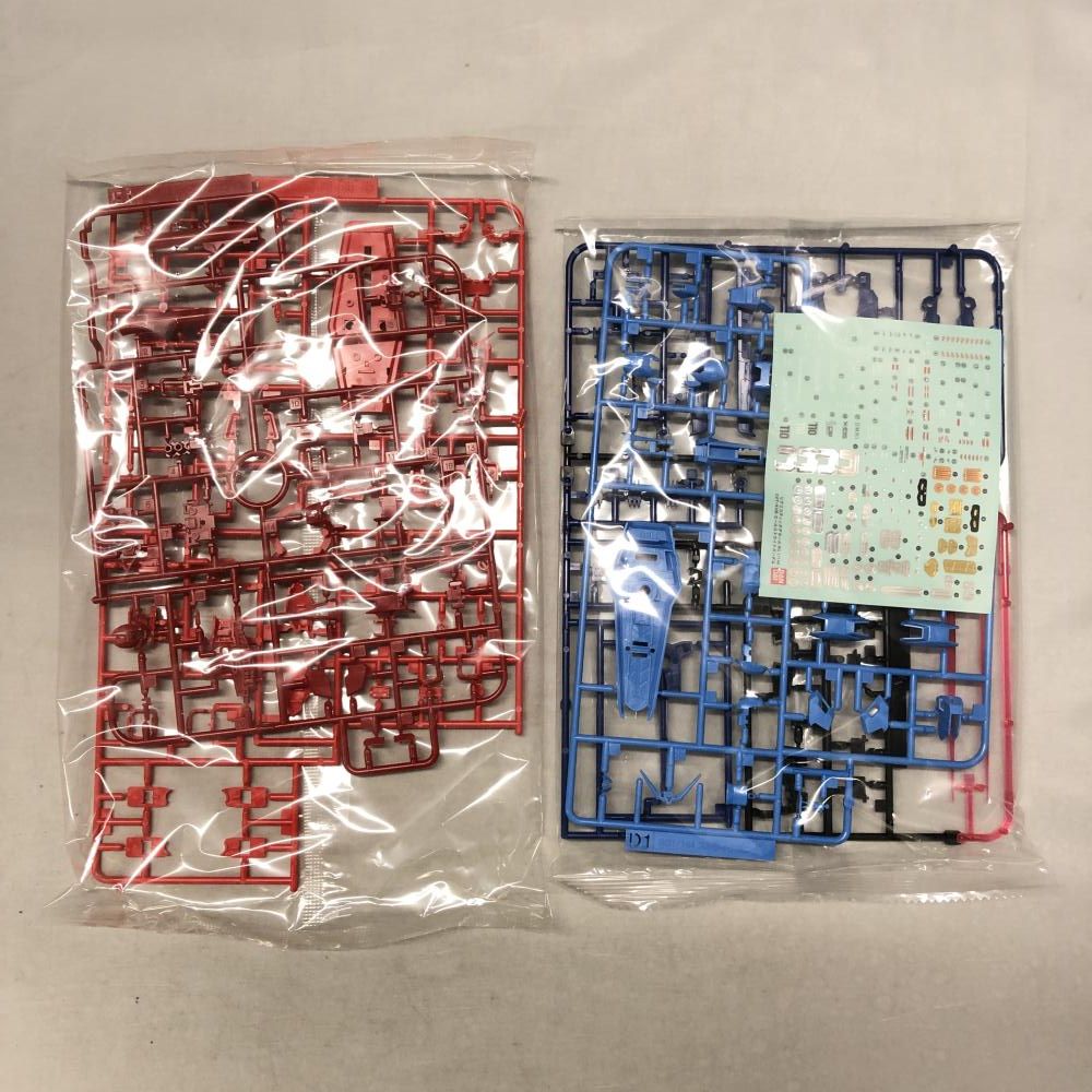中古】ｶﾞﾝﾀﾞﾑ）バンダイ 1/144 RG RX-78-2 ガンダム ＆ GAT-X105