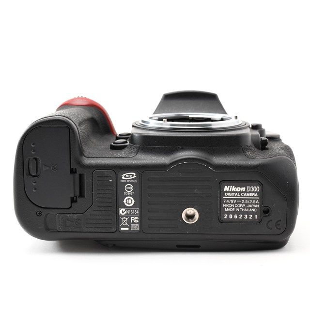 良品＞ Nikon D300 ボディ｜デジタル一眼レフカメラ｜ショット数9,086
