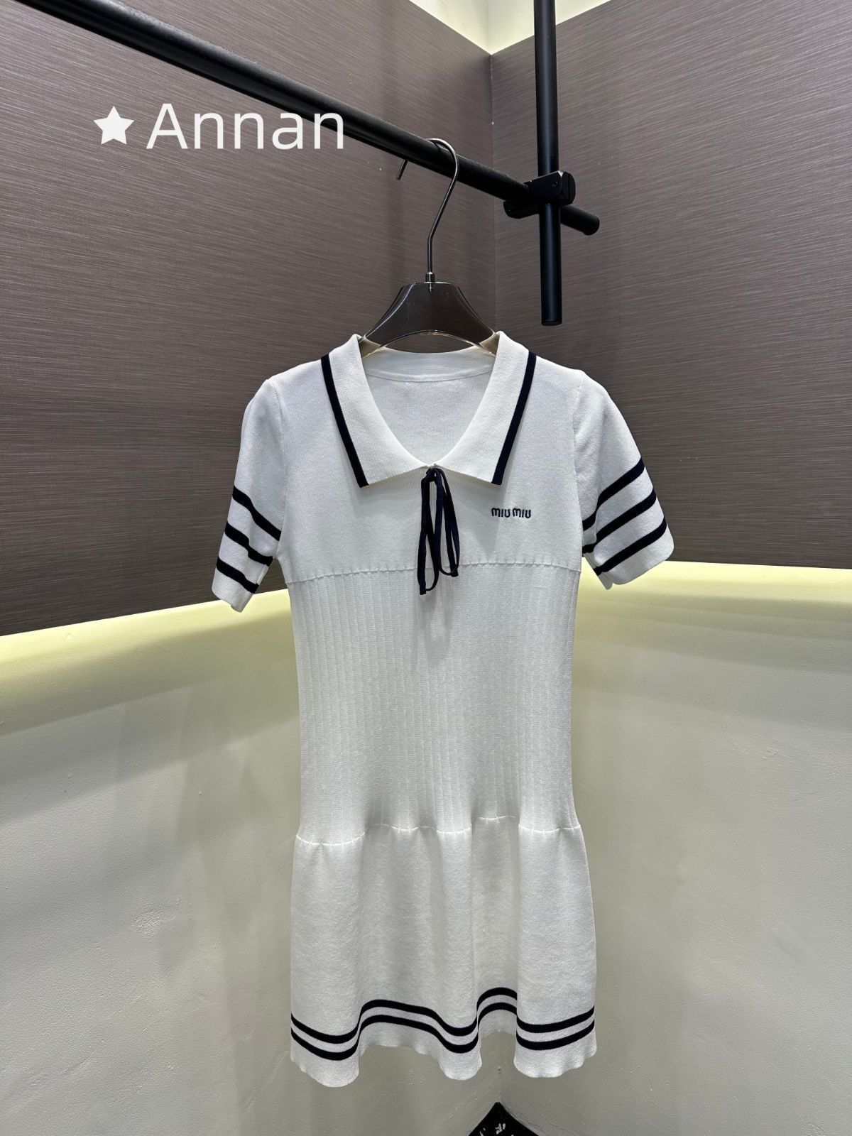 送料込☆ 超美品新品 MIUMIU ミュウミュウ ワンピース レディース