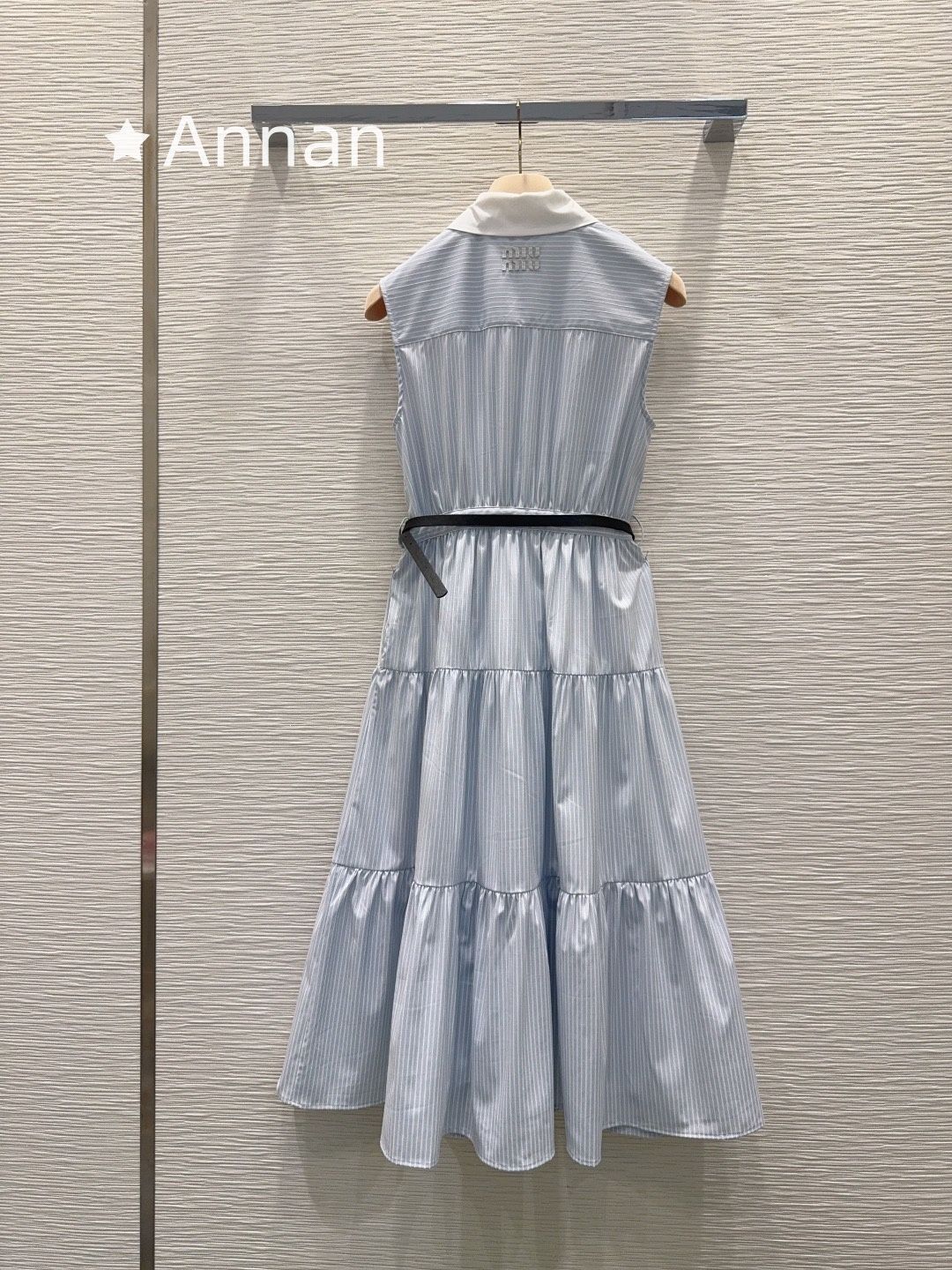 限界価格美品 新品 MIUMIU ミュウミュウ ワンピース レディース