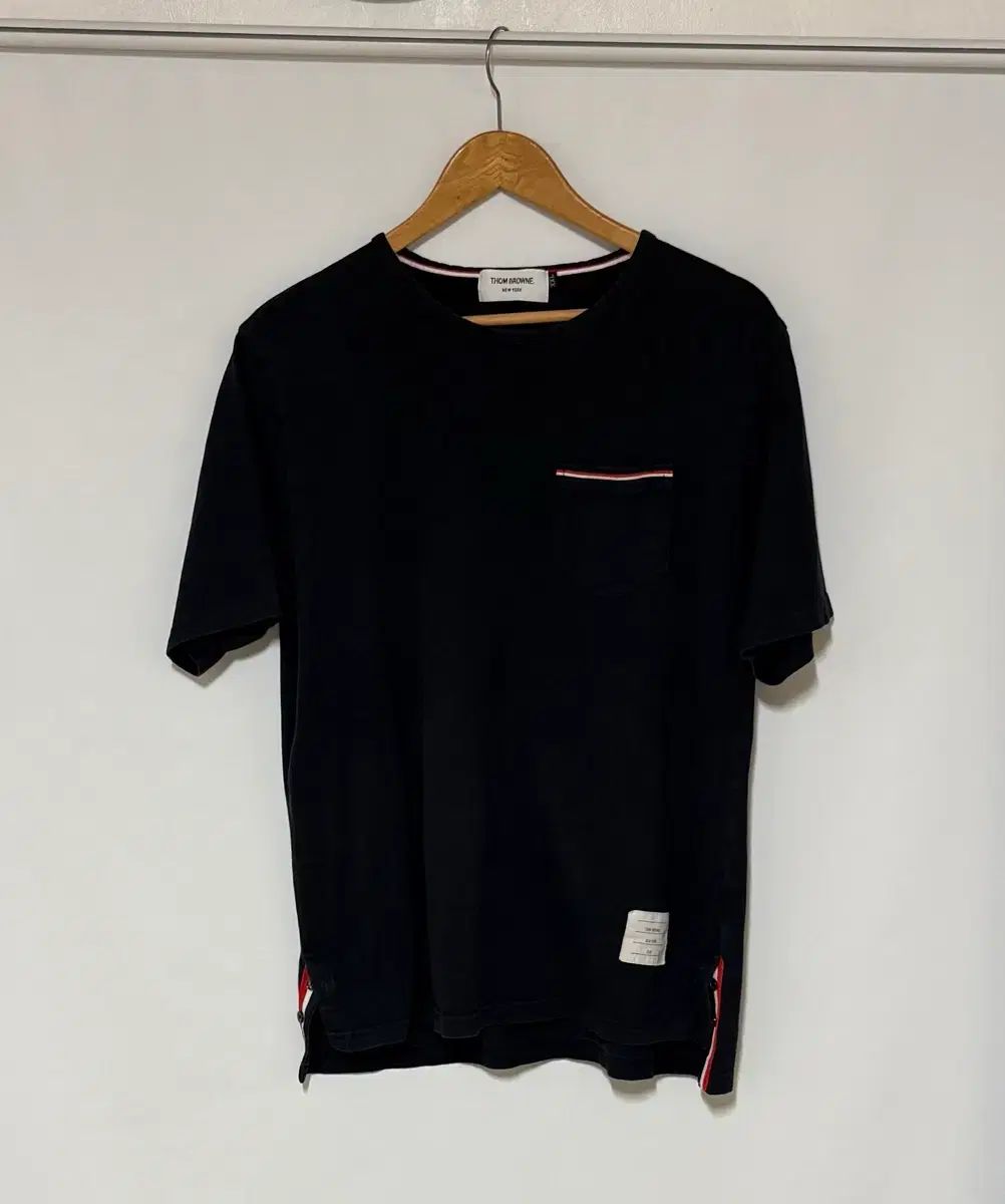 トム・ブラウン Tシャツ ネイビー