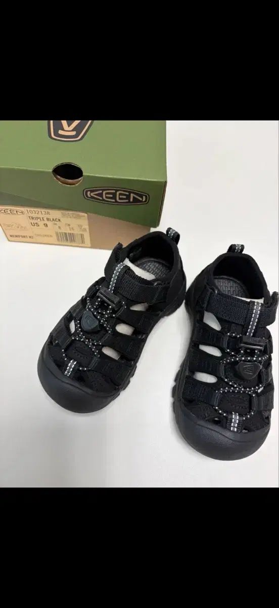 キーン ニューポート H2 トリプル ブラック キッズ サンダル 160