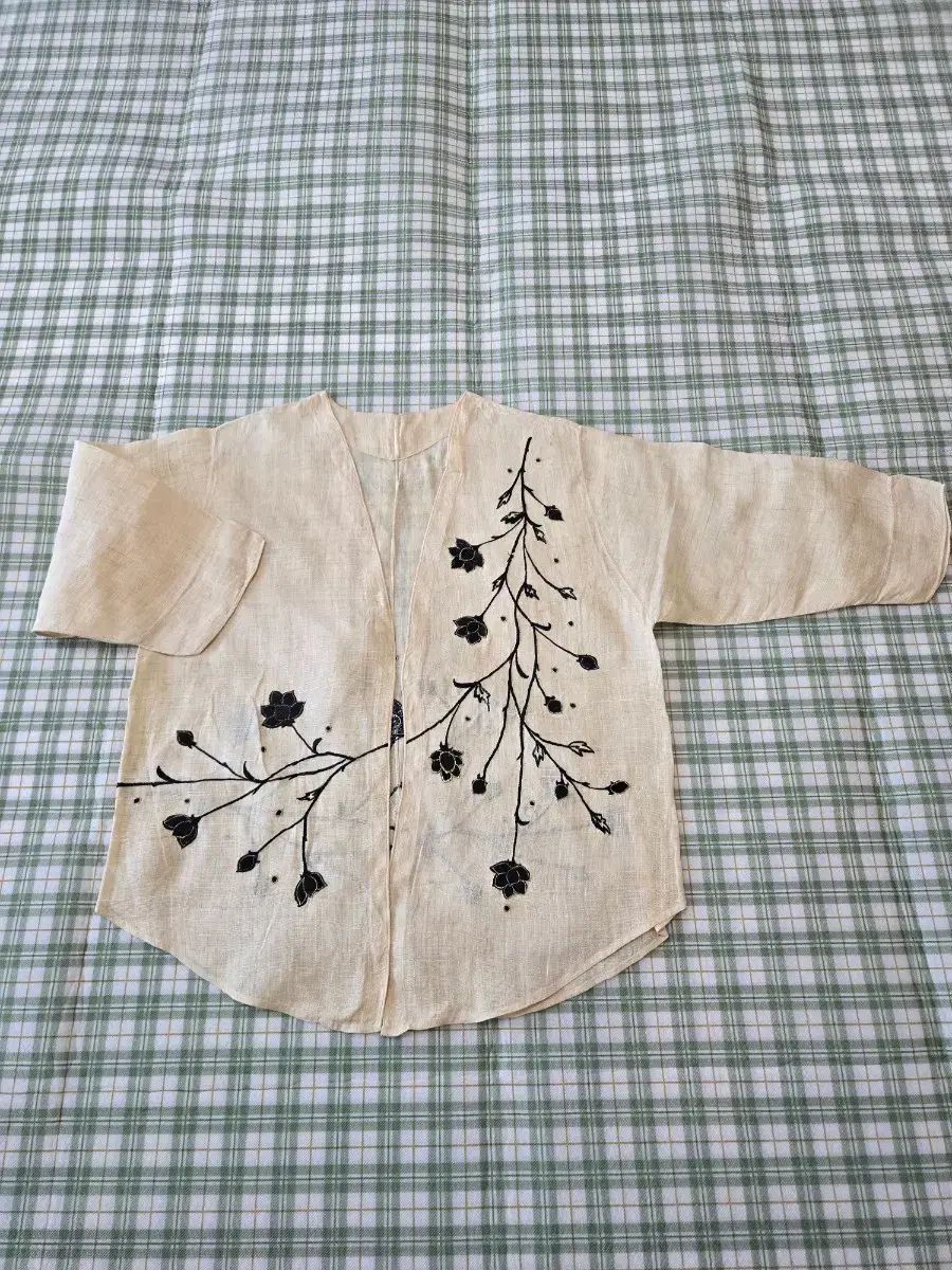 48ㅡリネン 麻 刺繍 カーディガンㅡ66ㅡ77