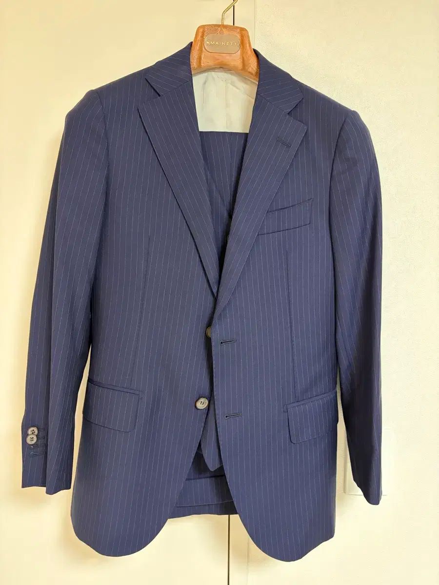 SUITSUPPLY ネイビー ストライプ スリーピース スーツ