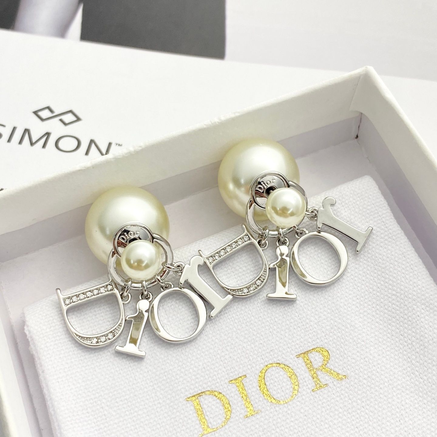 【 未使用品 】Christian Dior クリスチャン ディオール ピアス 送料込☆送料込☆ 新品 CHRISTIAN DIOR クリスチャン ディオール