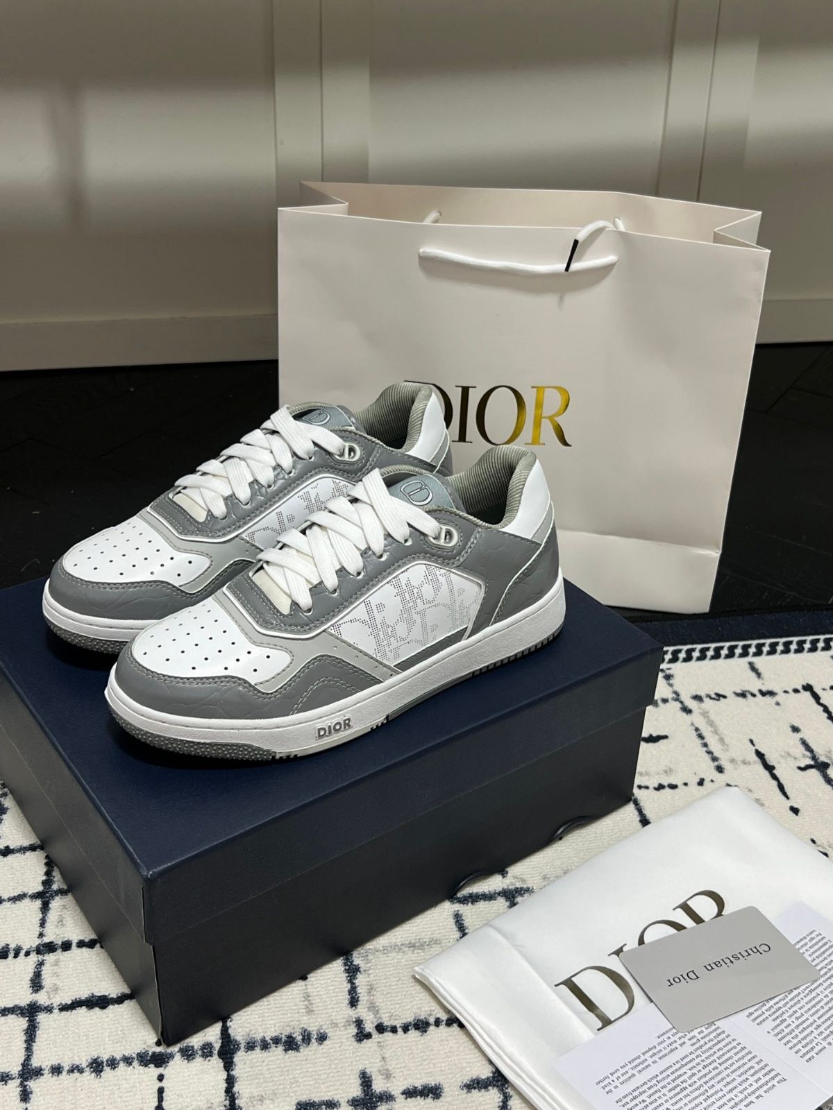 洒落 ★ ★★ 新品 Christian Dior クリスチャンディオール スニーカー レディース 12,000円