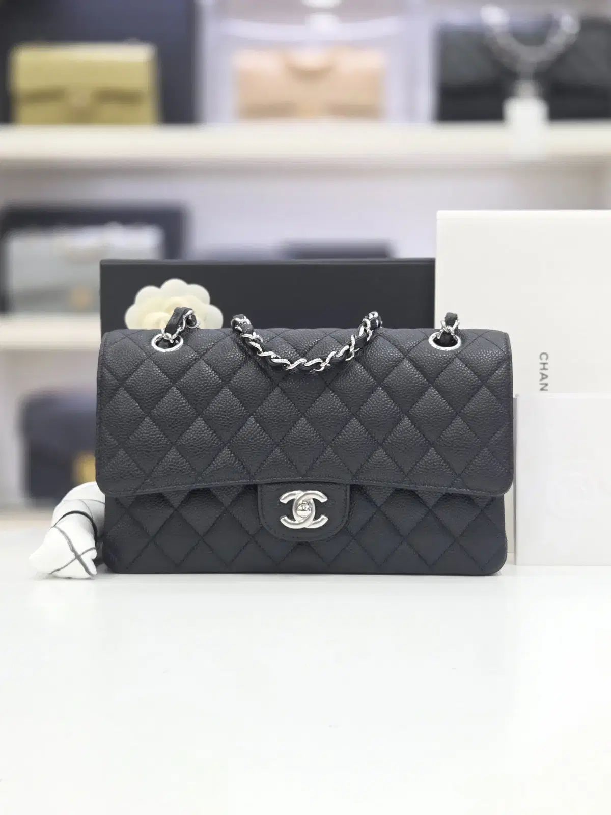 シャネル CHANEL クラシック キャビア ミディアム フラップ チェーン ショルダーバッグ 新品 A01112