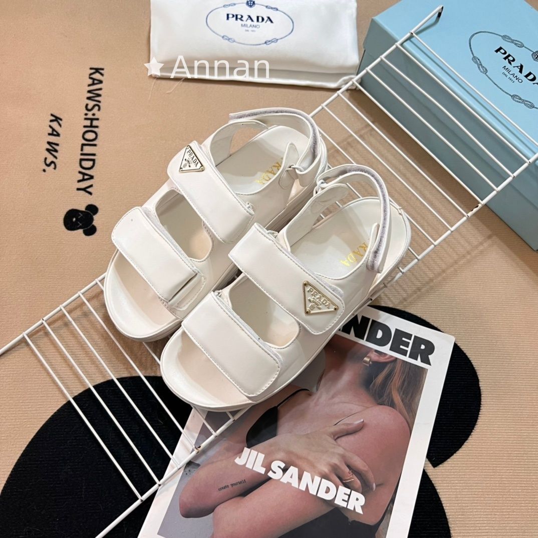 高級美品 状態良 新品！新品PRADA プラダ サンダル