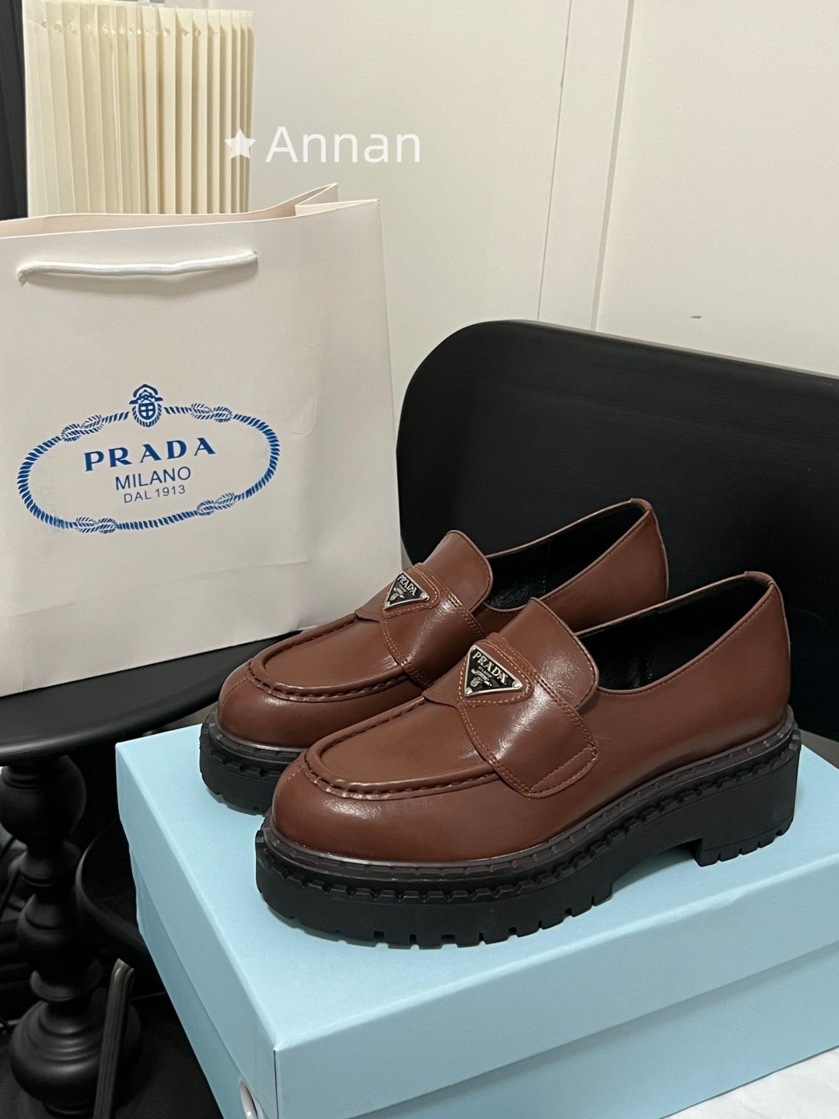 極美品 新品 PRADA プラダ 革靴