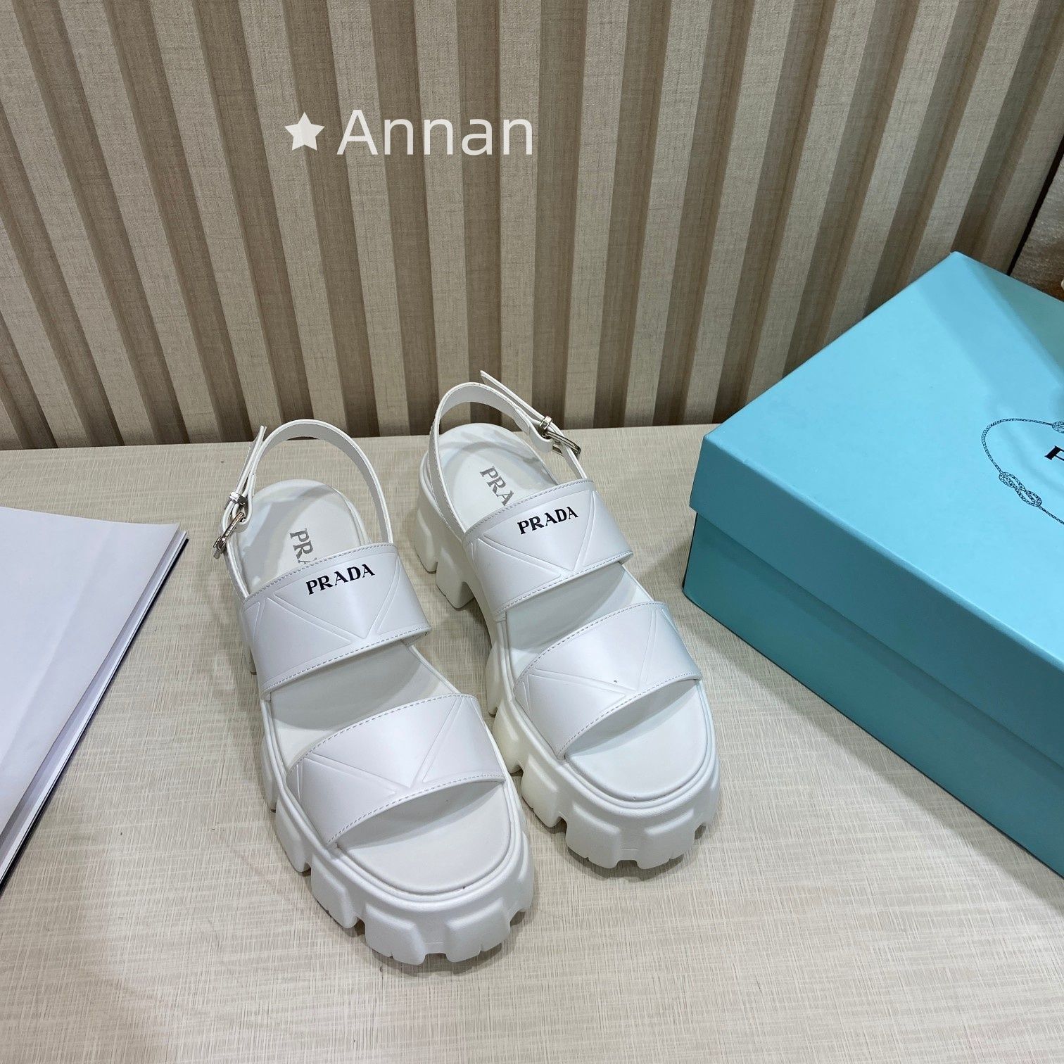 破格 可愛 美新品 PRADA プラダ サンダル
