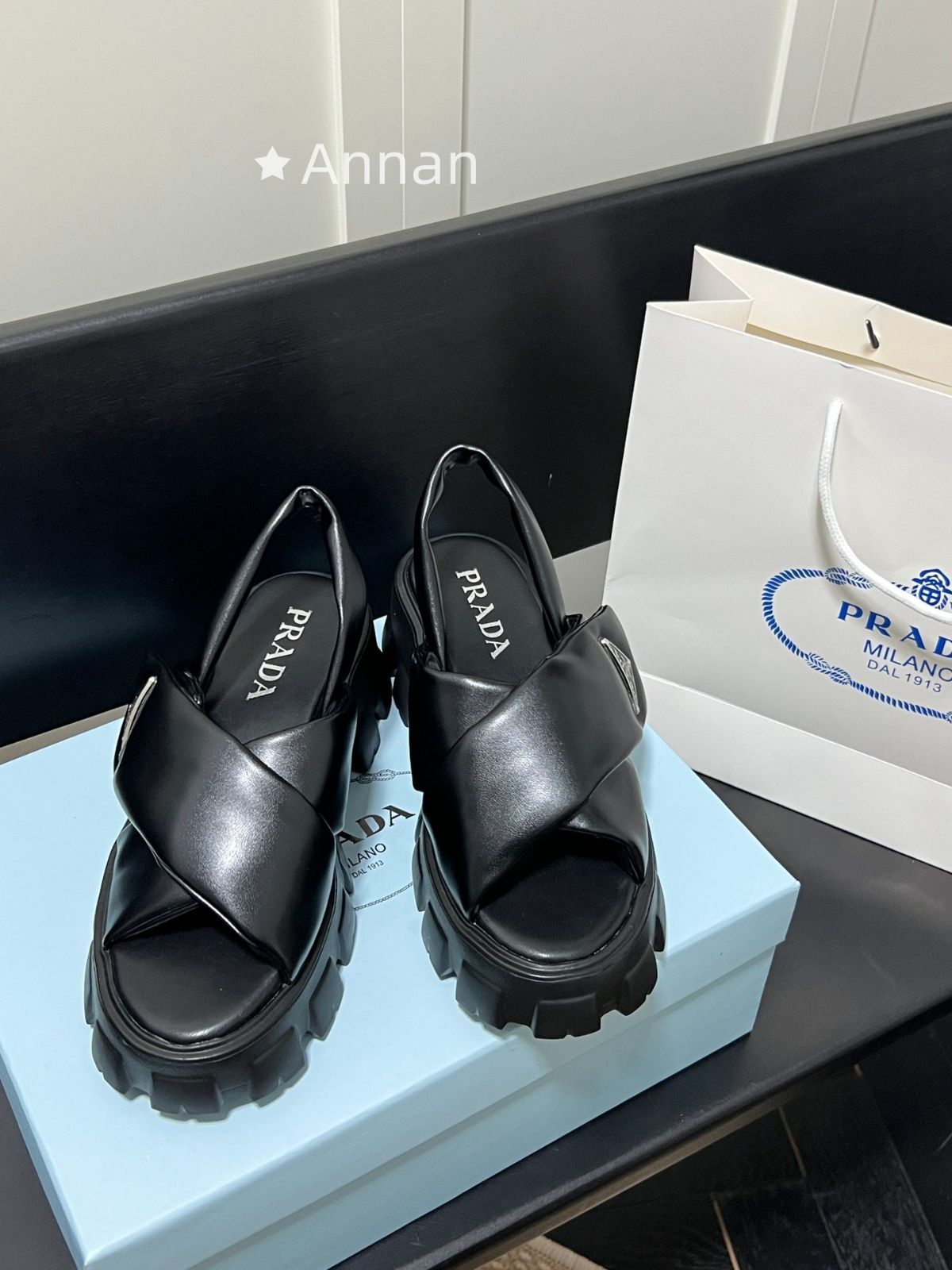 限界 美品 新品 PRADA プラダ サンダル レディース