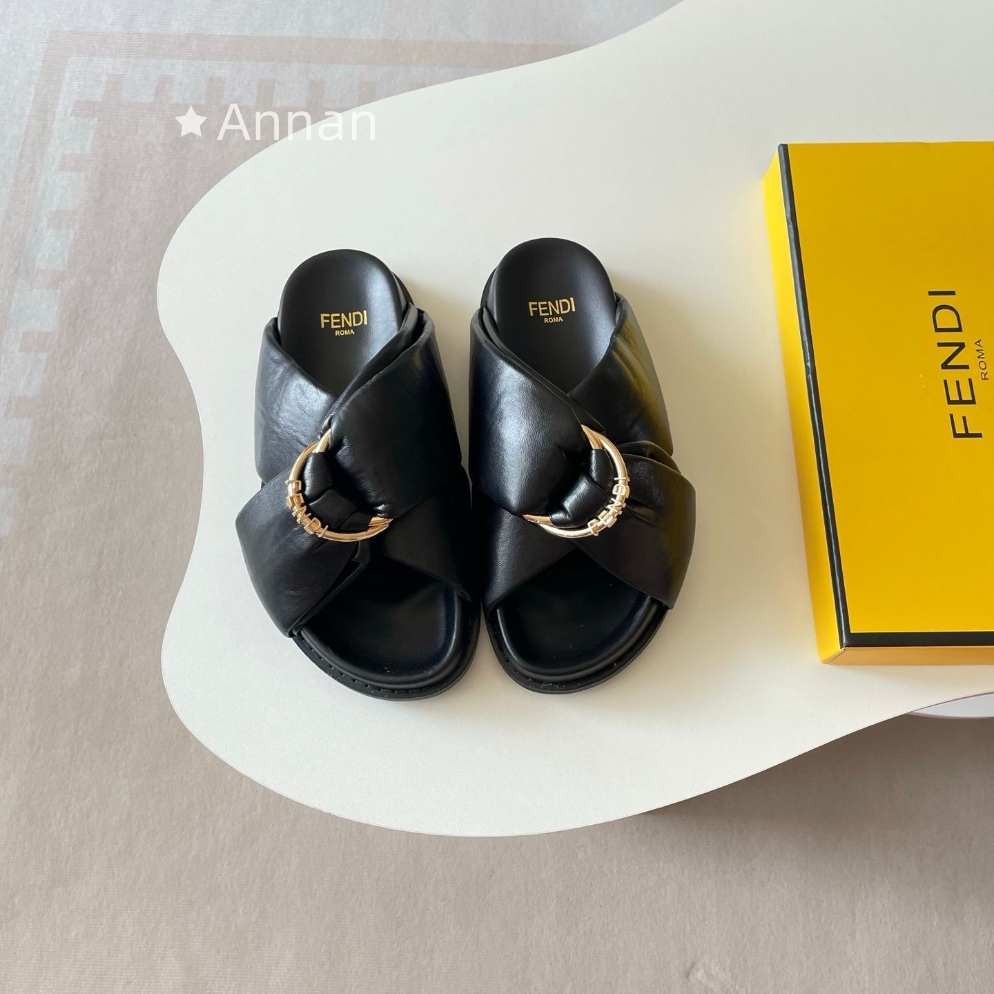 状態良 新品 期間限定☆ 新品 FENDI フェンディ サンダル レディース
