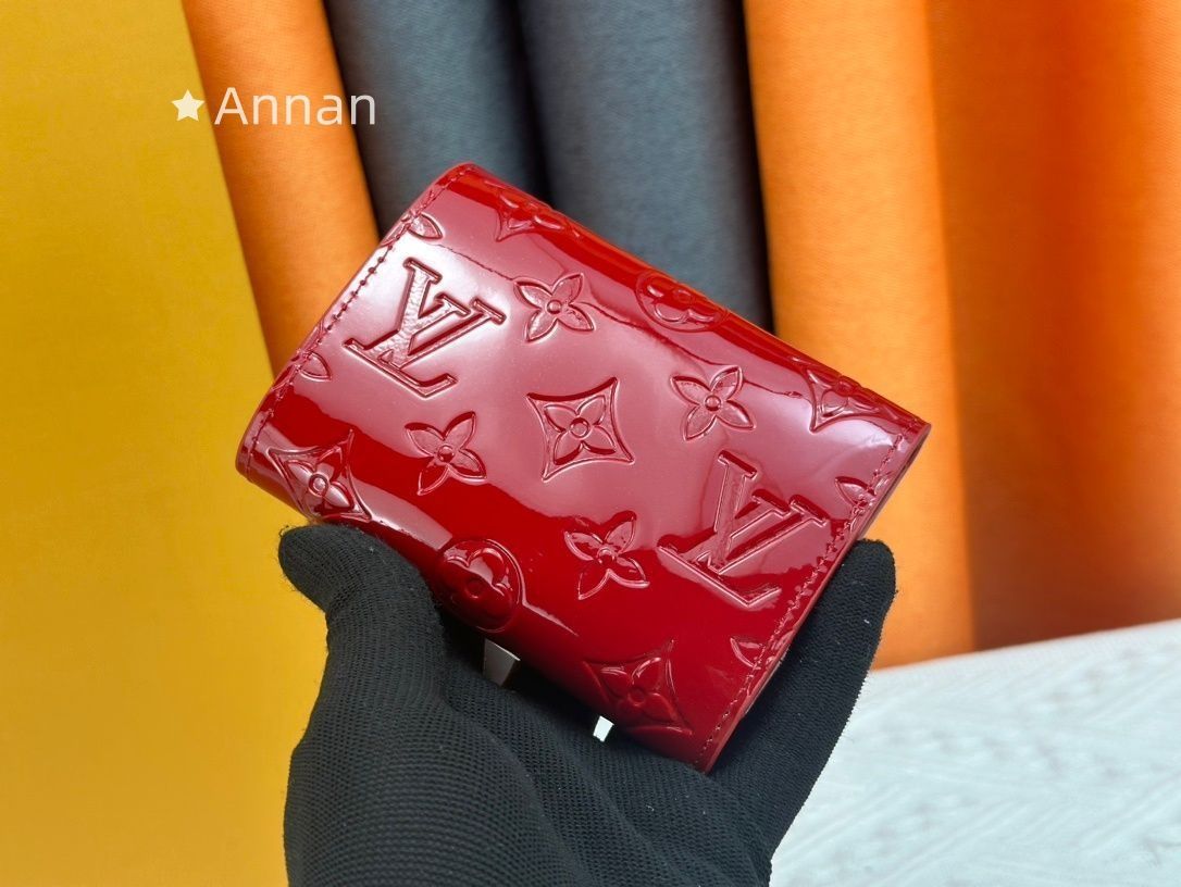 ほぼ新品? 本日特価 LOUIS VUITTON 折り財布 ルイヴィトン 折り財布 小銭入れ