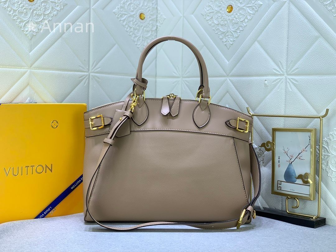 美品 LOUIS VUITTON （ルイヴィトン） バッグ ハンドバッグ