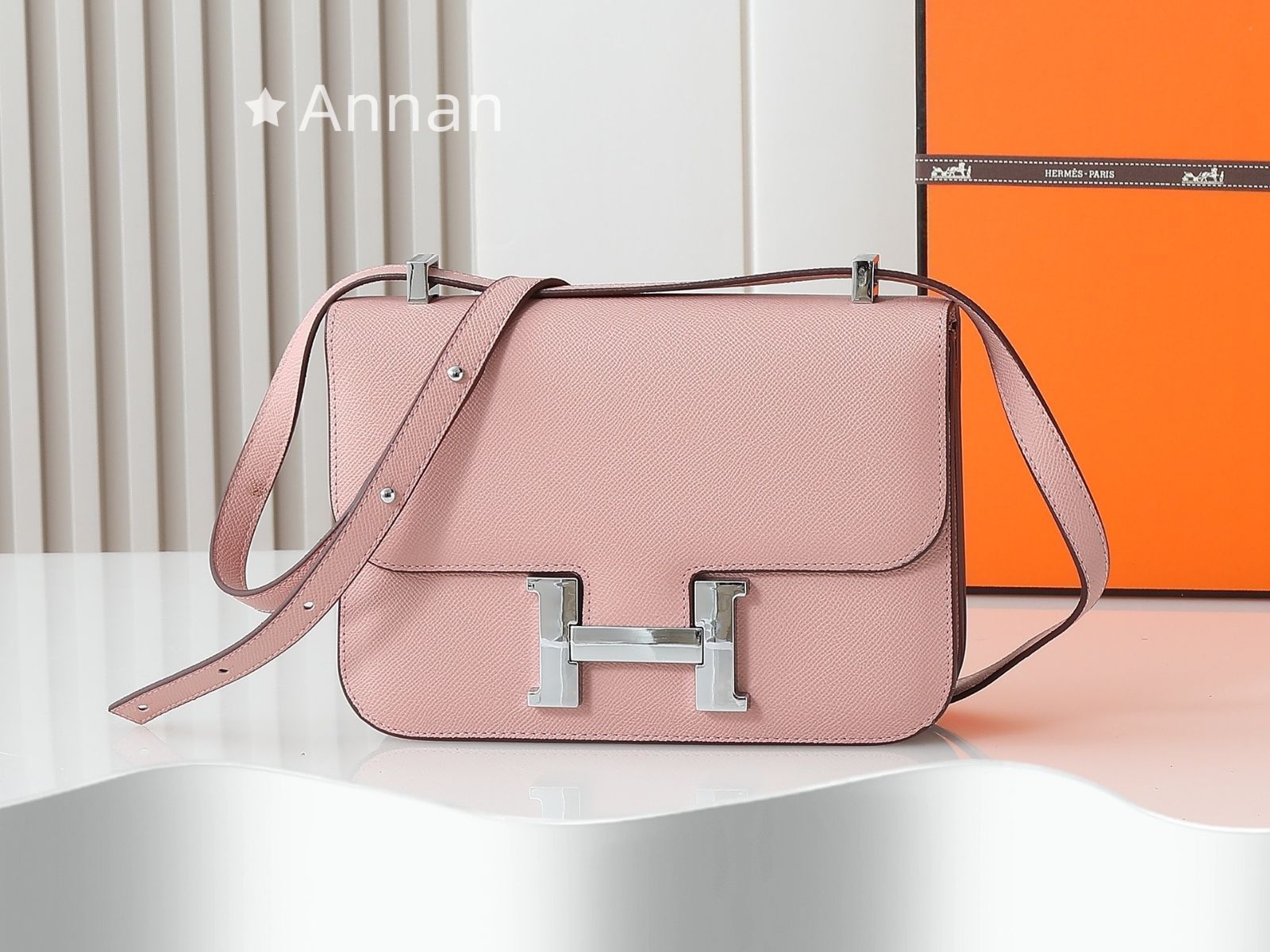【未使用品】最終値下げ HERMES(エルメス) ショルダーバッグ コンスタンス23